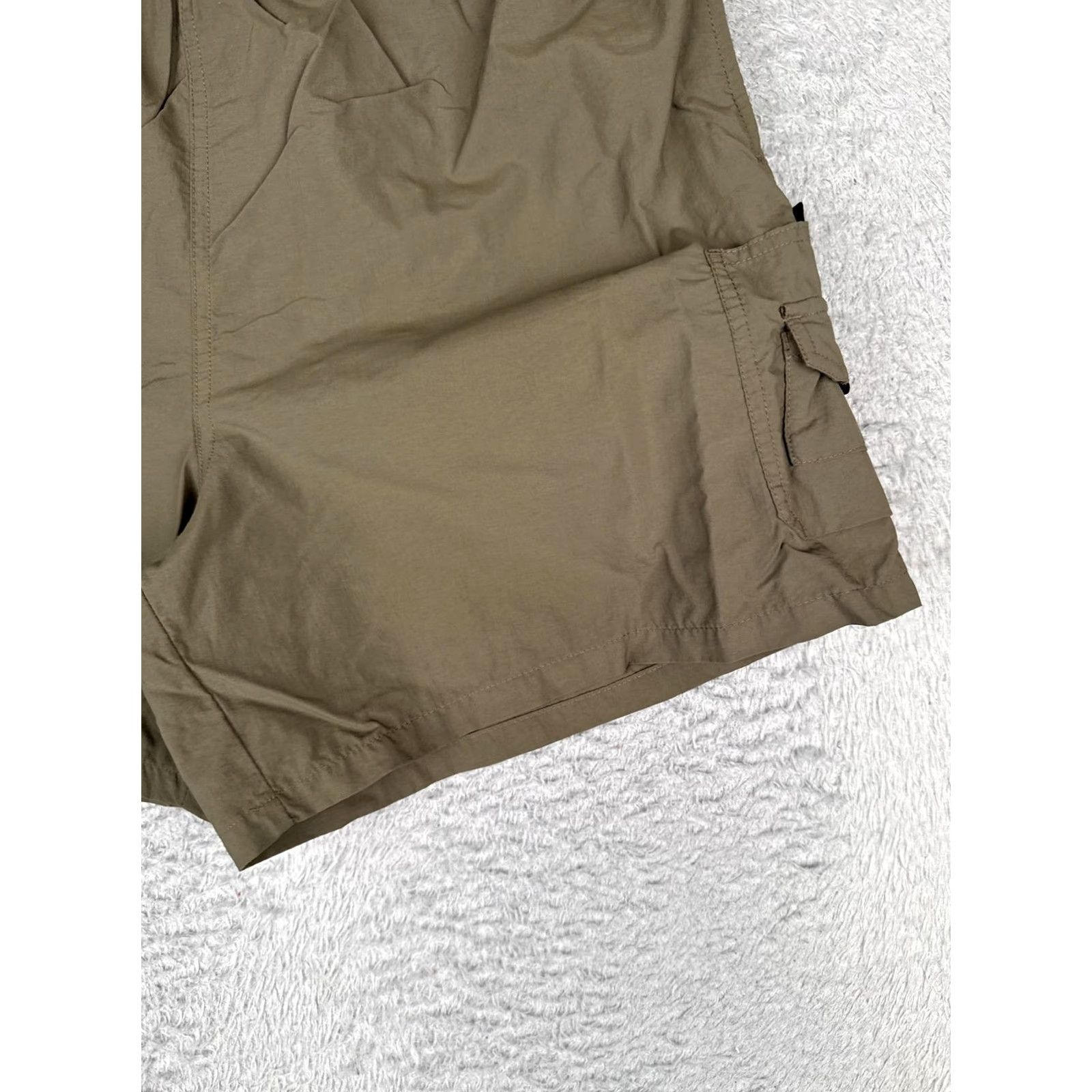 Vintage Columbia Shorts Womens Large Green Hiking 6 Inseam Elastic Waist Cargo Pockets Size 36" / US 14 / IT 50 - 2 Thumbnail