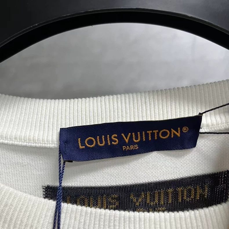 Louis Vuitton Louis Vuitton size 4l White cartoon intarsia crew neck shor Size US M / EU 48-50 / 2 - 2 Thumbnail