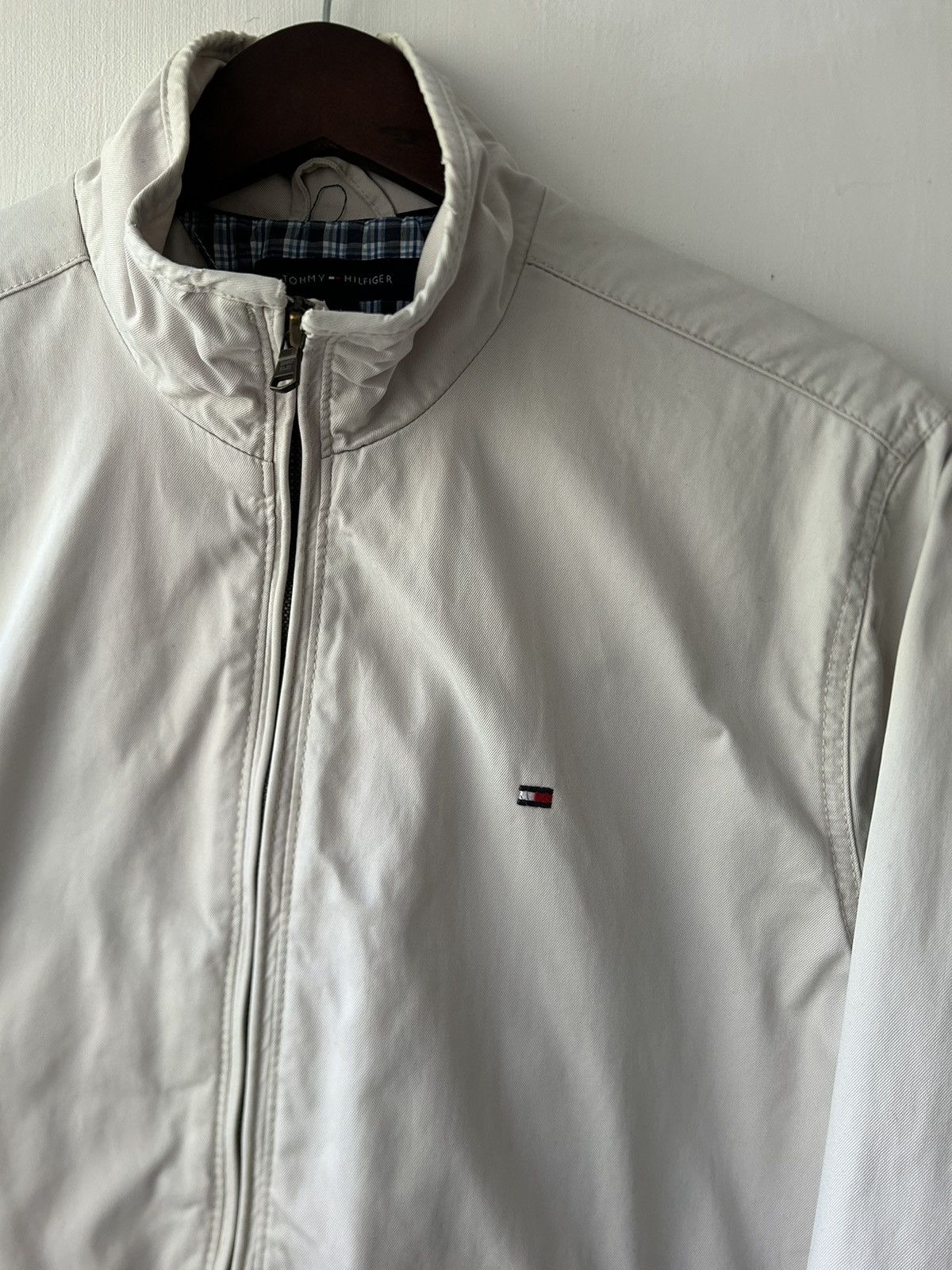 Tommy Hilfiger Vintage Tommy Hilfiger White Jacket Full Zipper Size US S / EU 44-46 / 1 - 4 Thumbnail