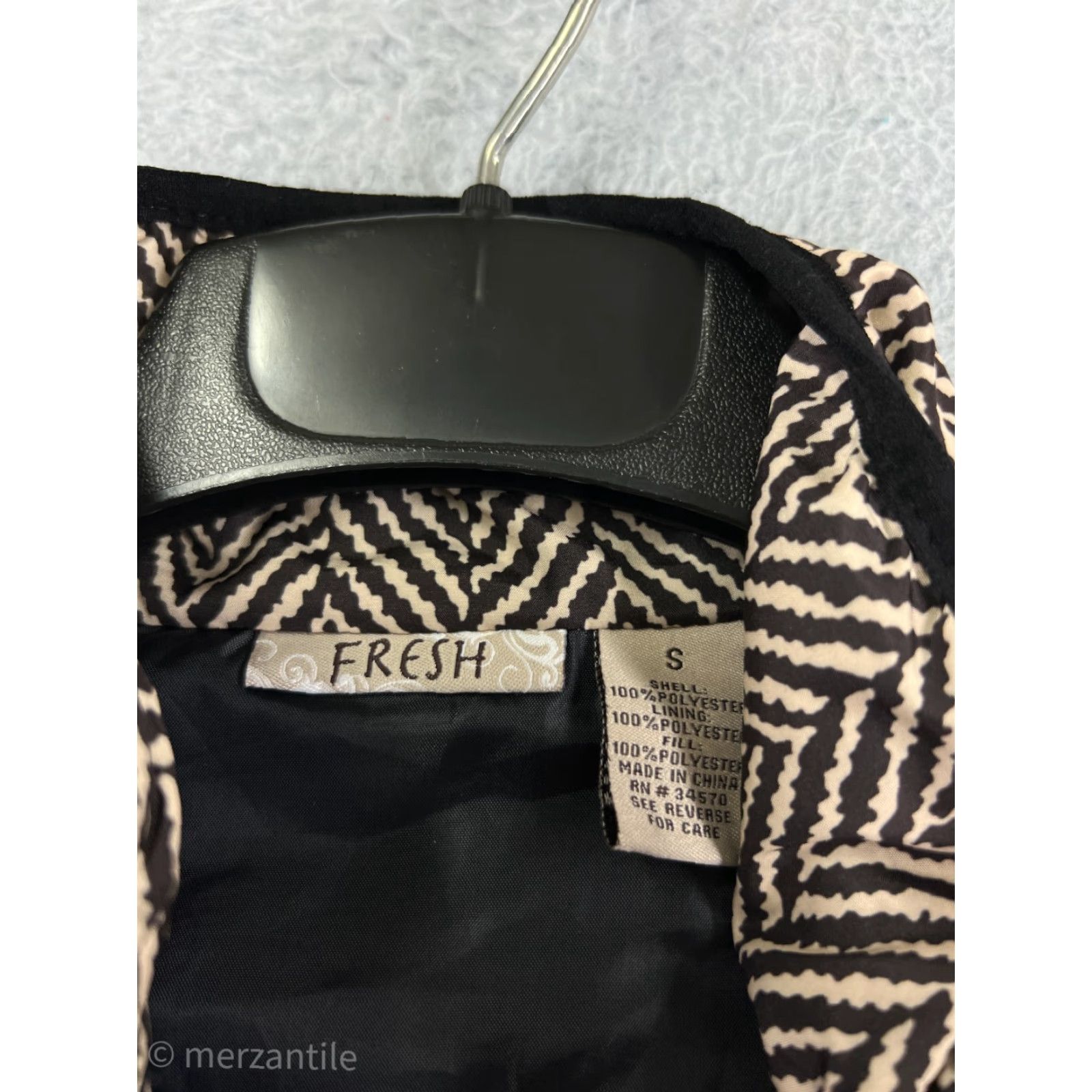 Vintage VINTAGE Fresh Vest Women S Black Beige Chevron Pattern Full Zip Pockets Poly Size S / US 4 / IT 40 - 3 Thumbnail
