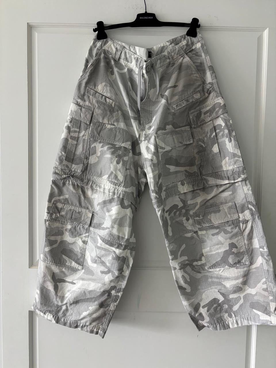 Balenciaga LARGE CARGO PANTS IN LIGHT GREY Size US 30 / EU 46 - 1 Thumbnail