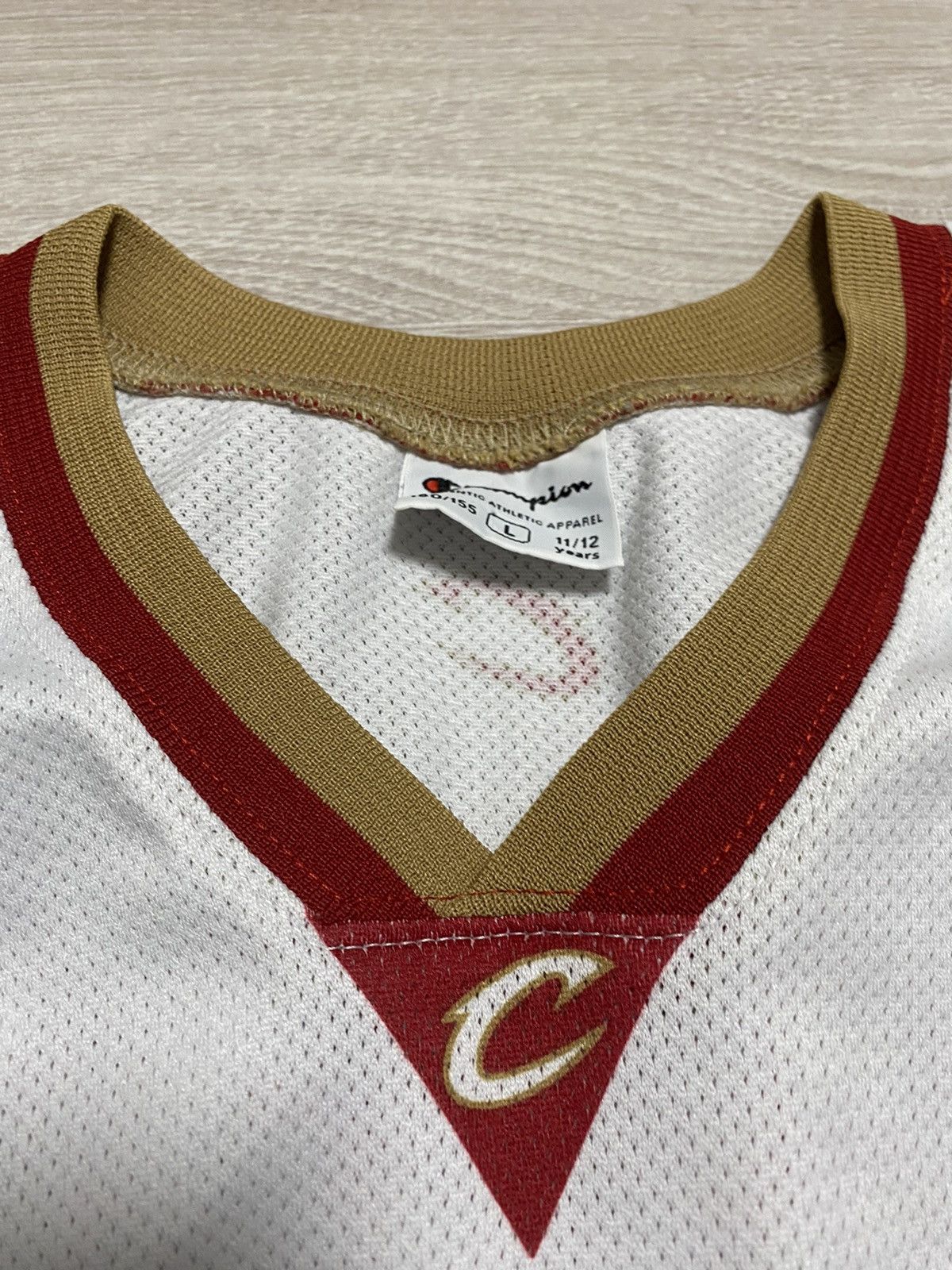 Champion Vintage Lebron James 23 Cavaliers Size junior L man XS Size US XS / EU 42 / 0 - 5 Thumbnail