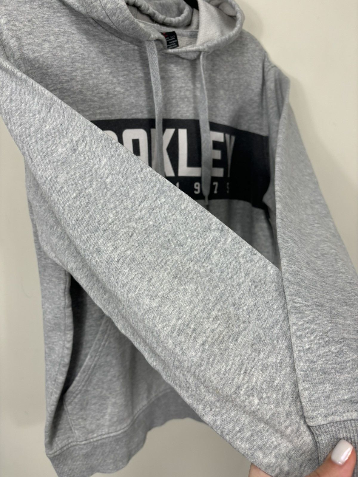 Oakley Vintage Oakley Big Logo Y2K Gray Hype Hoodie Size US M / EU 48-50 / 2 - 13 Thumbnail