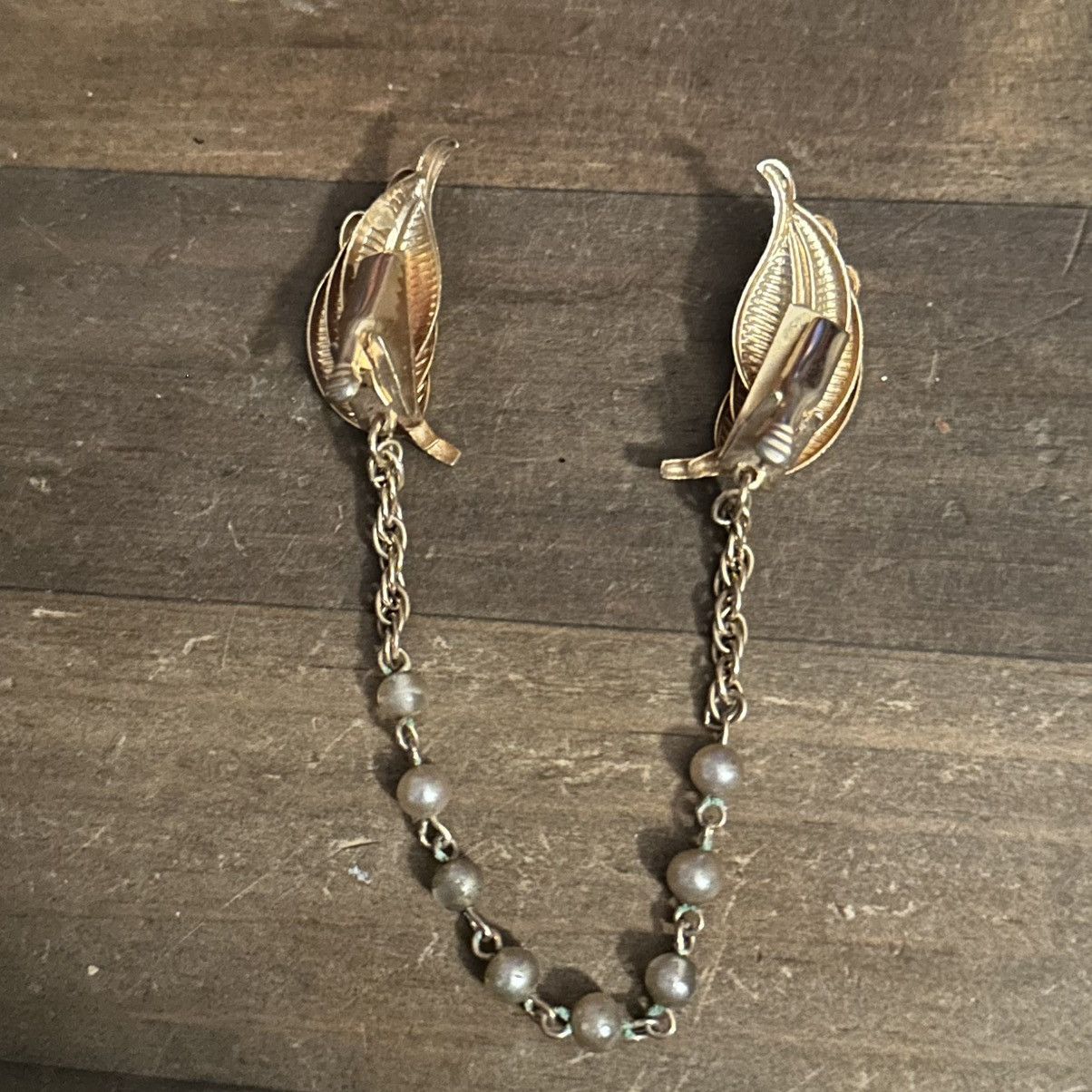 Vintage Vintage leaf pearl chain sweater clip Size ONE SIZE - 3 Thumbnail