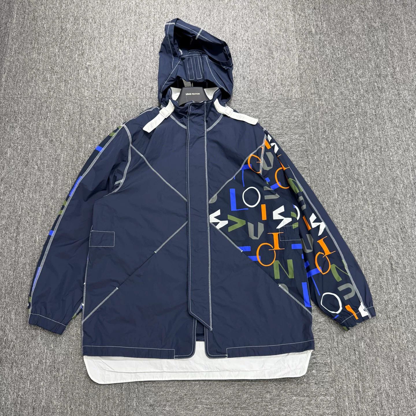 Louis Vuitton Louis Vuitton LV Print Windbreaker Size US M / EU 48-50 / 2 - 1 Thumbnail