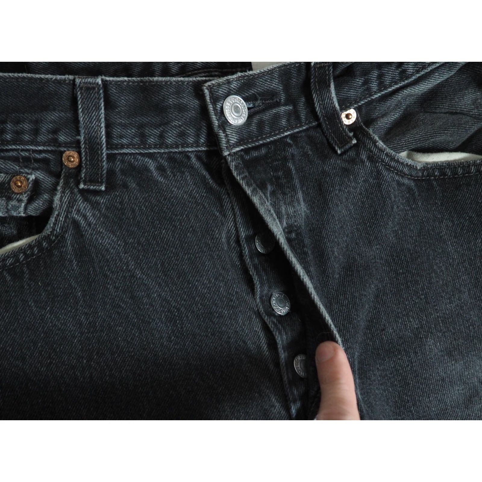 Levi's VTG Levi's 501 Jeans Denim 32x33 Black Faded Button Fly Mens 90s Grunge Straight Pants 501 Series Size US 32 / EU 48 - 7 Thumbnail