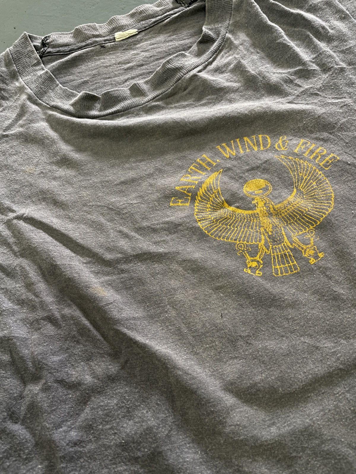 Band Tees × Vintage RARE Vintage 70s “EARTH, WIND & FIRE” Funky Soul Band Tees Size US S / EU 44-46 / 1 - 2 Thumbnail