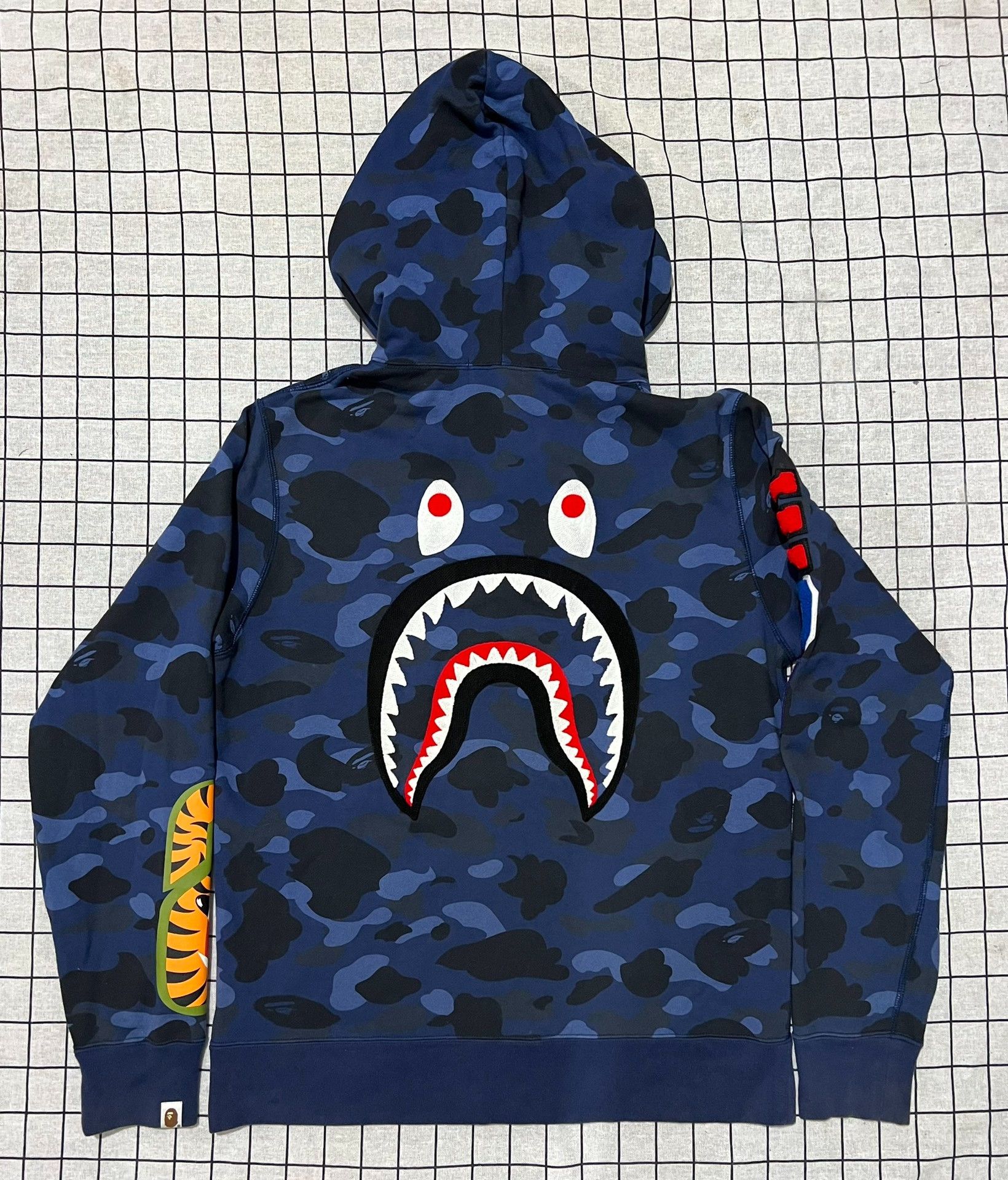 Bape Bape Shark Camo Multi Hoodie xl Men Size US XL / EU 56 / 4 - 1 Thumbnail