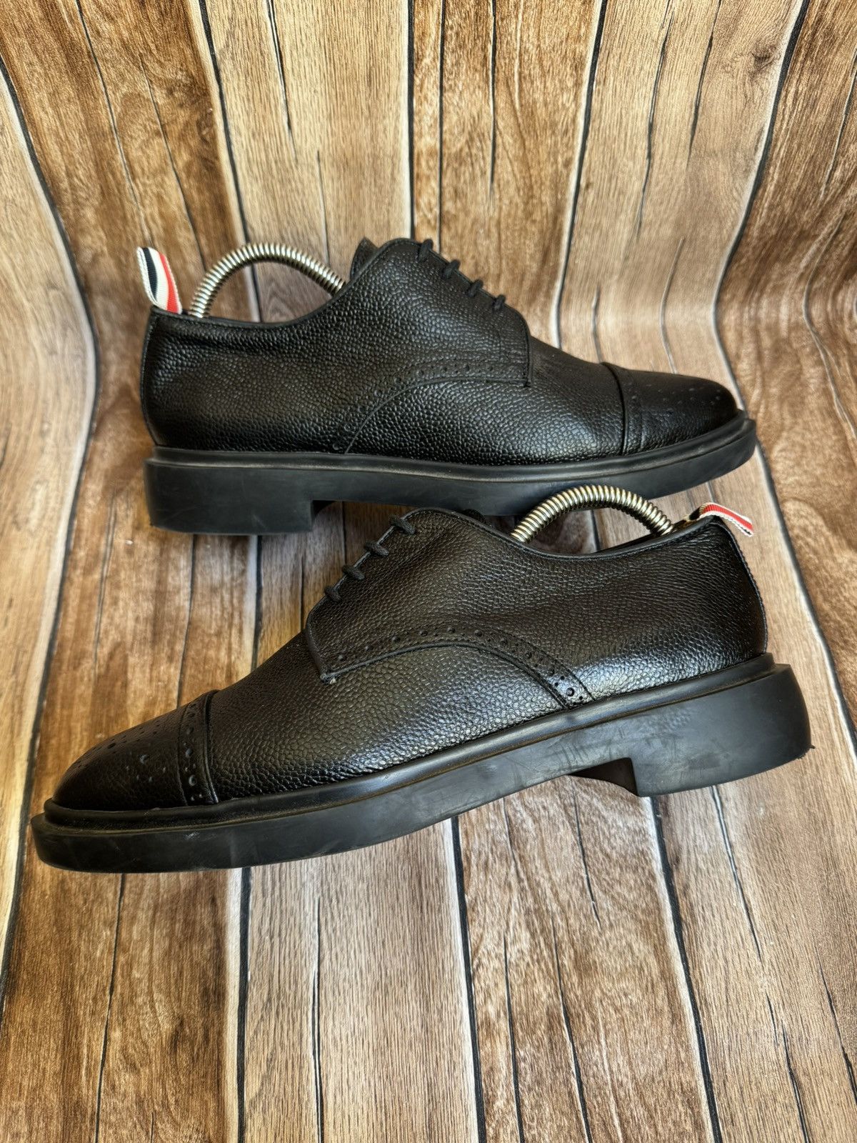 Designer × Thom Browne Pebble grain lightweight rubber sole derby Size US 7 / EU 40 - 5 Thumbnail