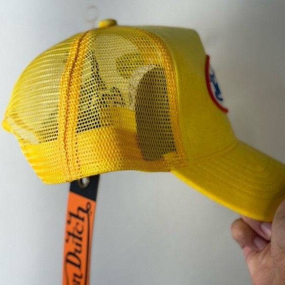 Designer × Von Dutch NWT VON DUTCH YELLOW VELVET HOLLYWOOD TRUCKER HAT Size ONE SIZE - 9 Thumbnail