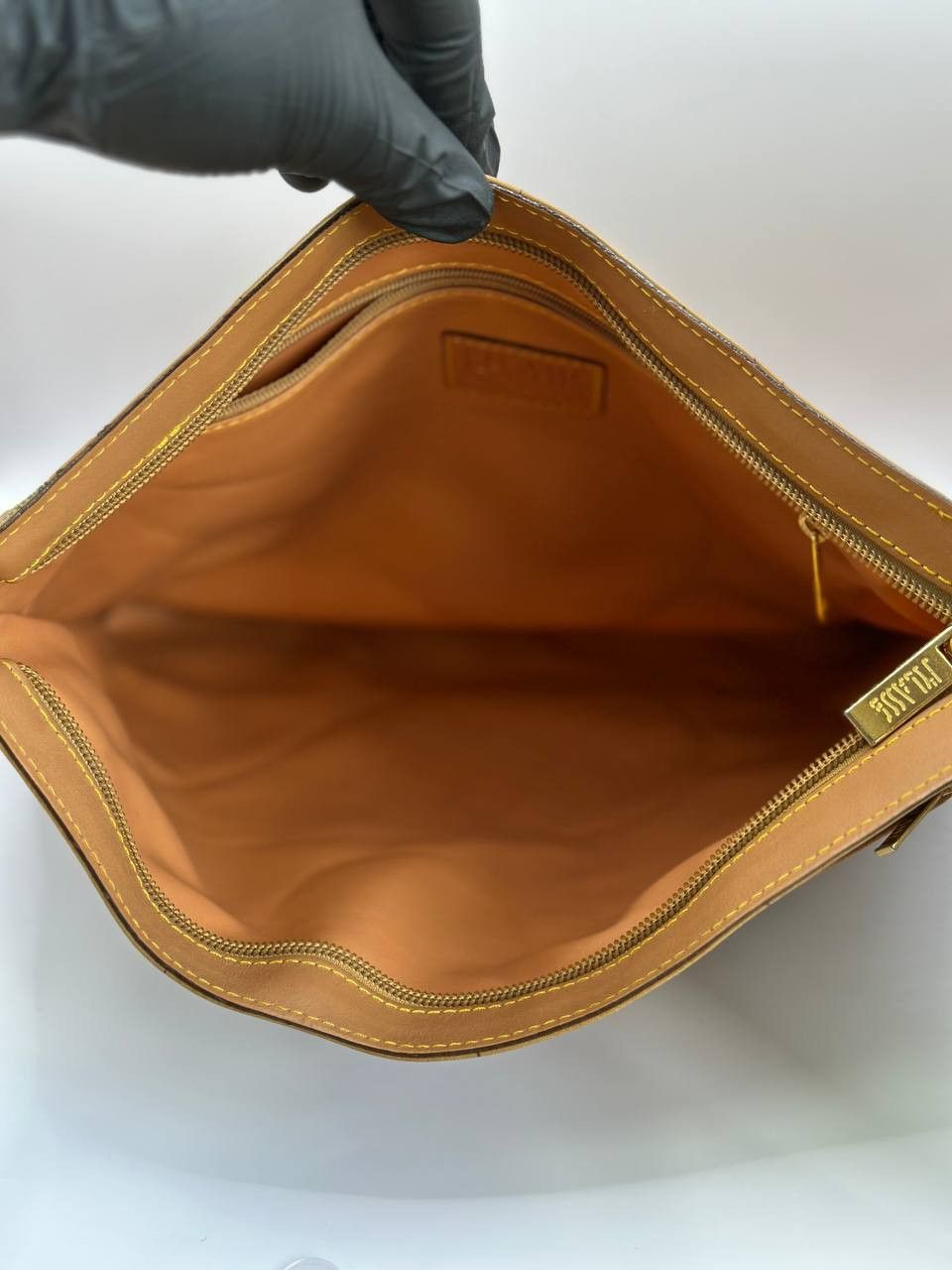 Alviero Martini Alviero Martini Classe Geo Map Shoulder Bag Vintage Leather Size ONE SIZE - 3 Thumbnail