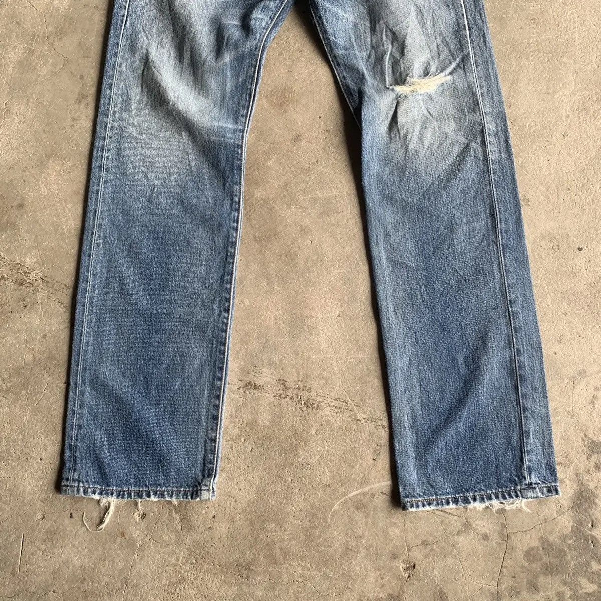 Levi's Vintage Clothing Levis 501 Distressed 31x31 BlueWash Levi’s Jeans Ripped Pant Size US 31 - 3 Thumbnail