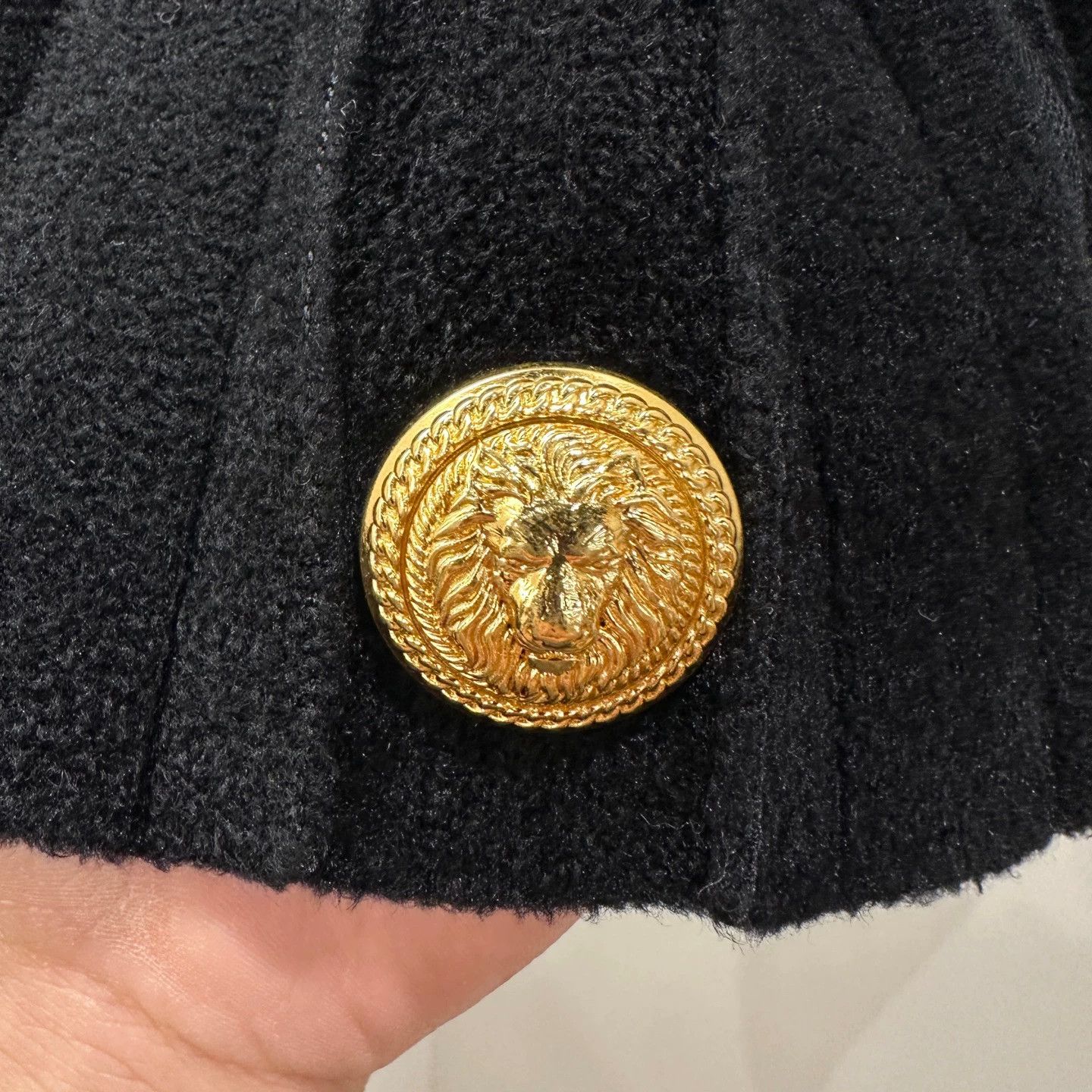 Balmain Balmain LionHead GoldBuckle Velvet Skirt 36 may600 Size 25" / US 0 / IT 36 - 6 Thumbnail