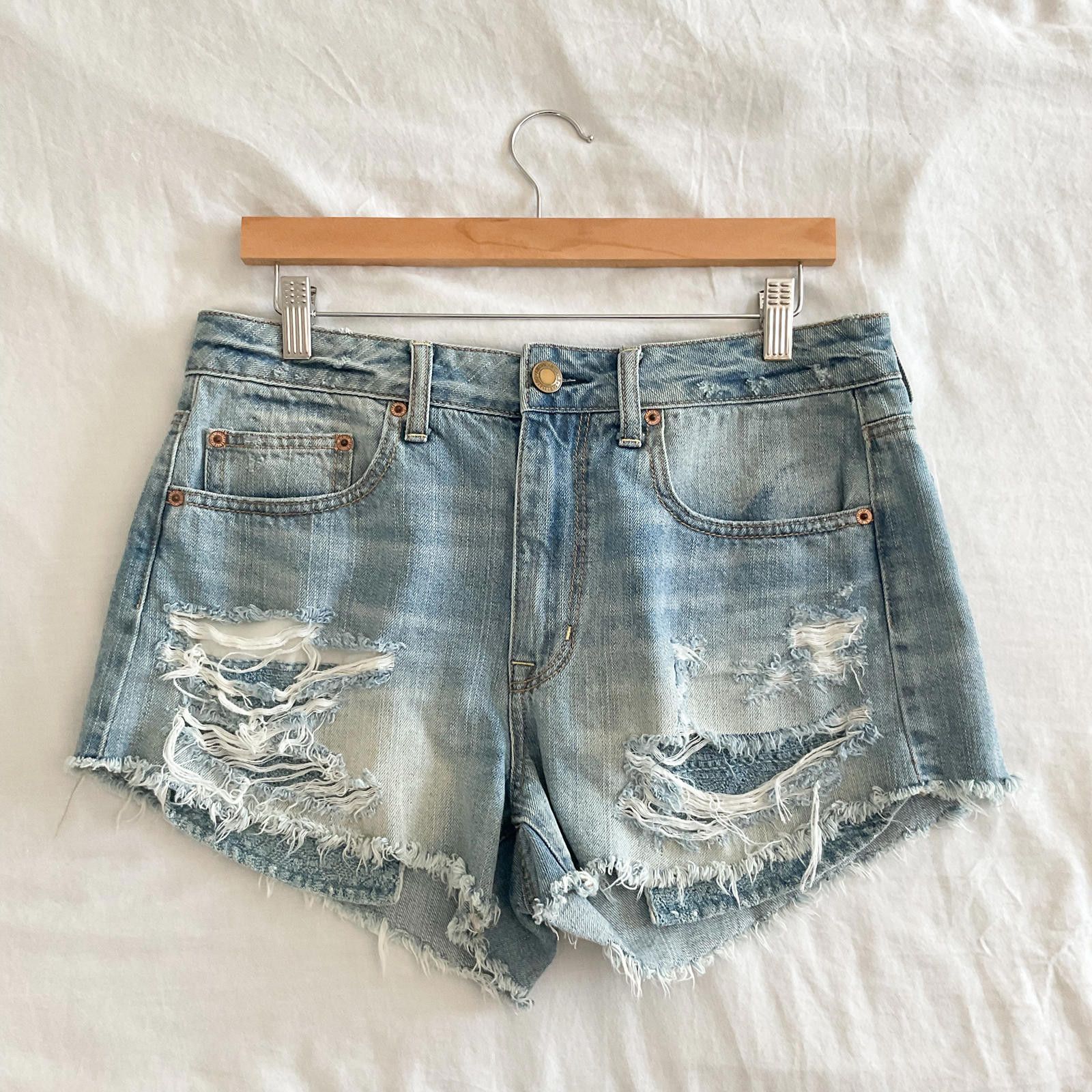 American Eagle Outfitters American Eagle hi rise festival distressed denim shorts 12 Size 34" / US 12 / IT 48 - 1 Thumbnail