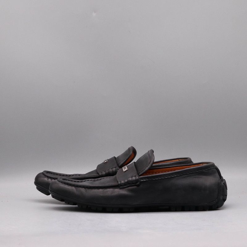Gucci Leather Logo Loafers for Men 0079
