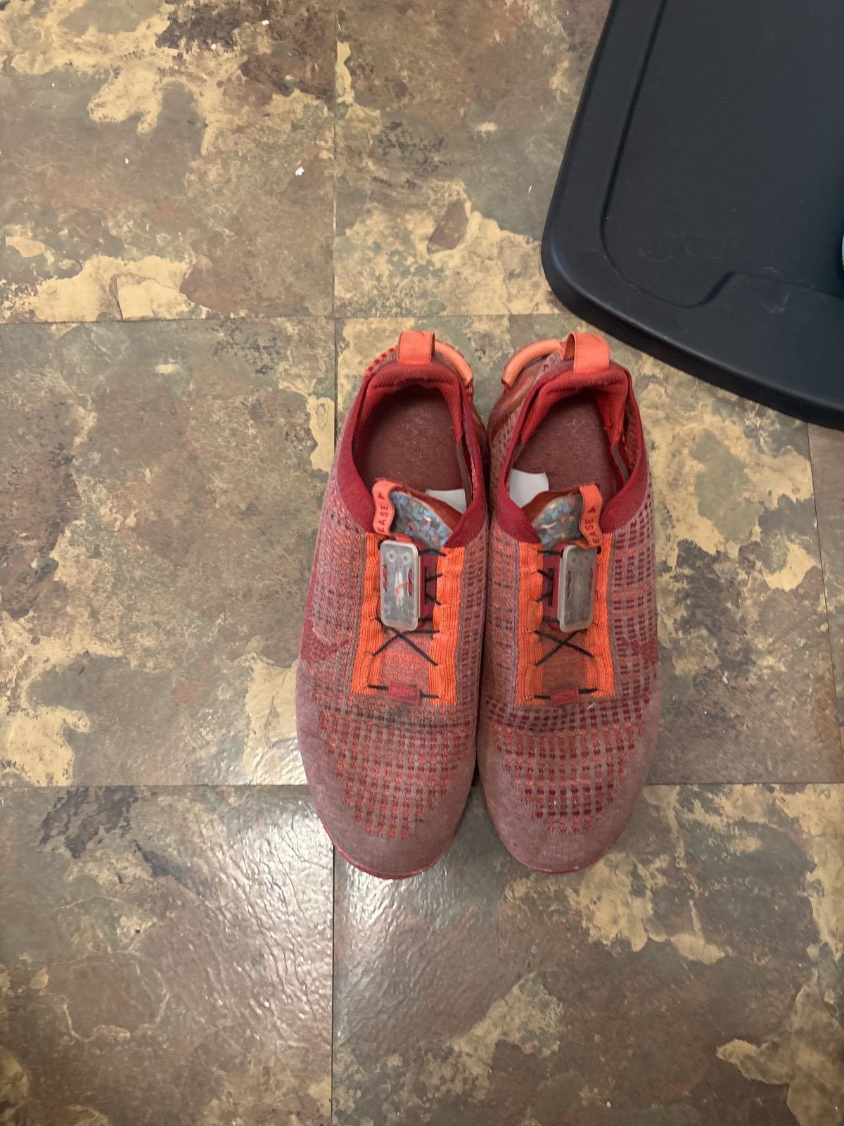 Nike Nike Air VaporMax Flyknit Red Size US 10 / EU 43 - 5 Thumbnail