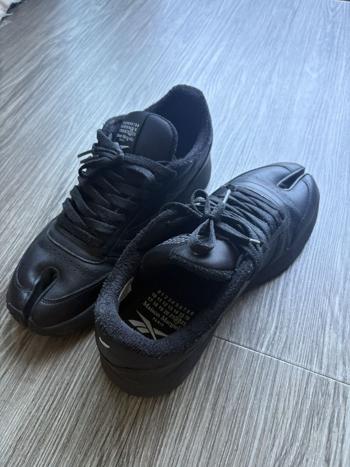 Maison Margiela × Reebok Black Reebok X Maison Margiela Classic Leather Tabi Size US 8.5 / EU 41-42 - 11 Thumbnail