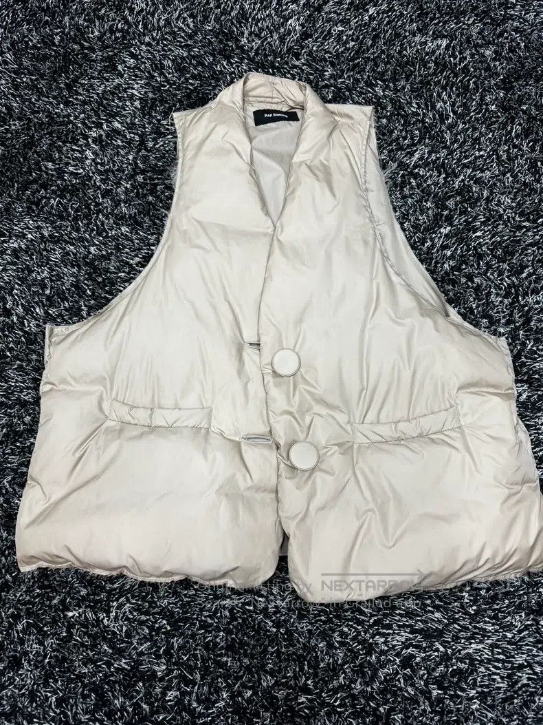 Raf Simons Raf Simons Silhouette down vest Size US S / EU 44-46 / 1 - 1 Thumbnail