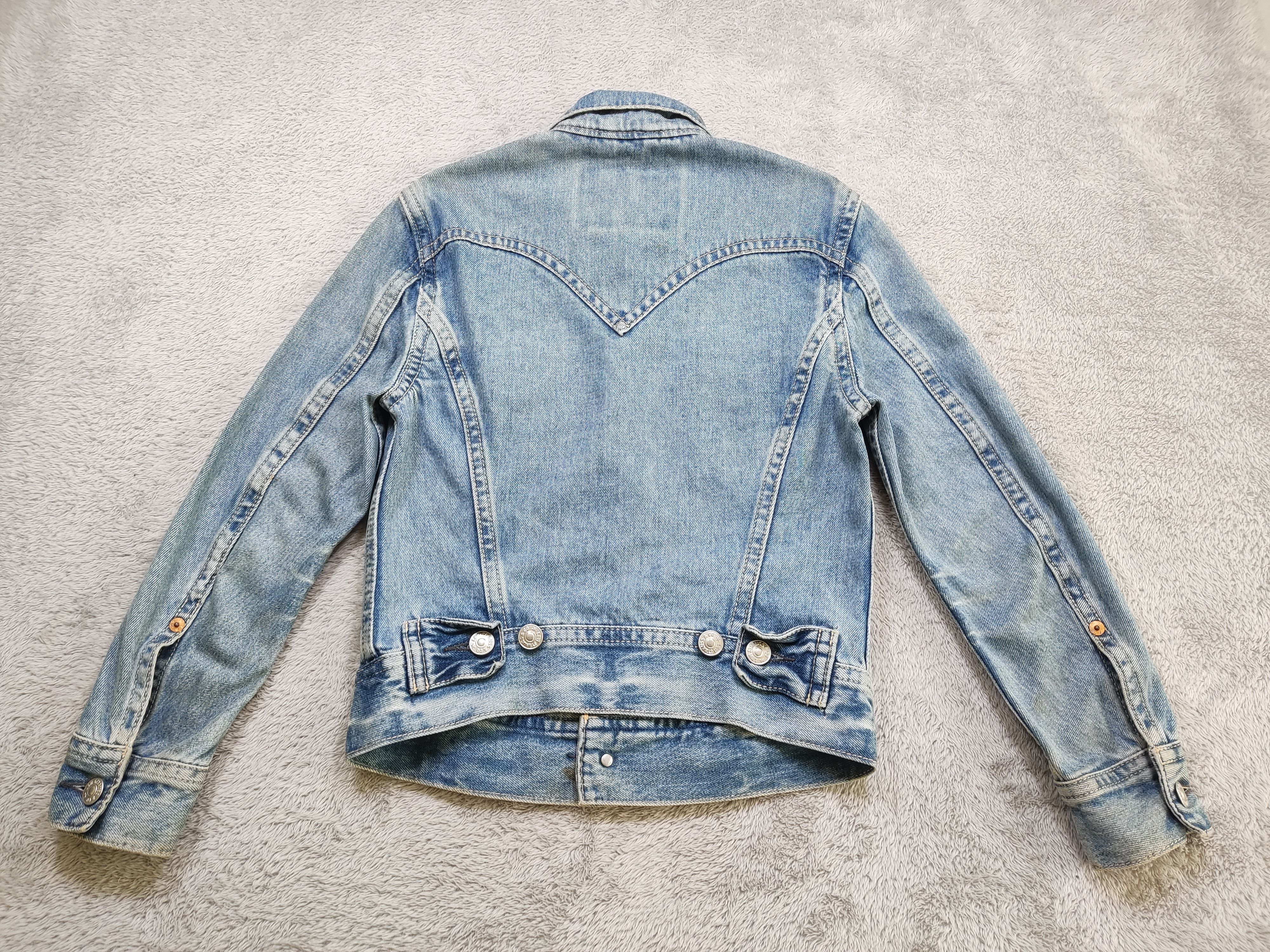 Levi's Levi’s Vintage Distressed faded Denim Trucker Jacket Size M Size M / US 6-8 / IT 42-44 - 2 Thumbnail