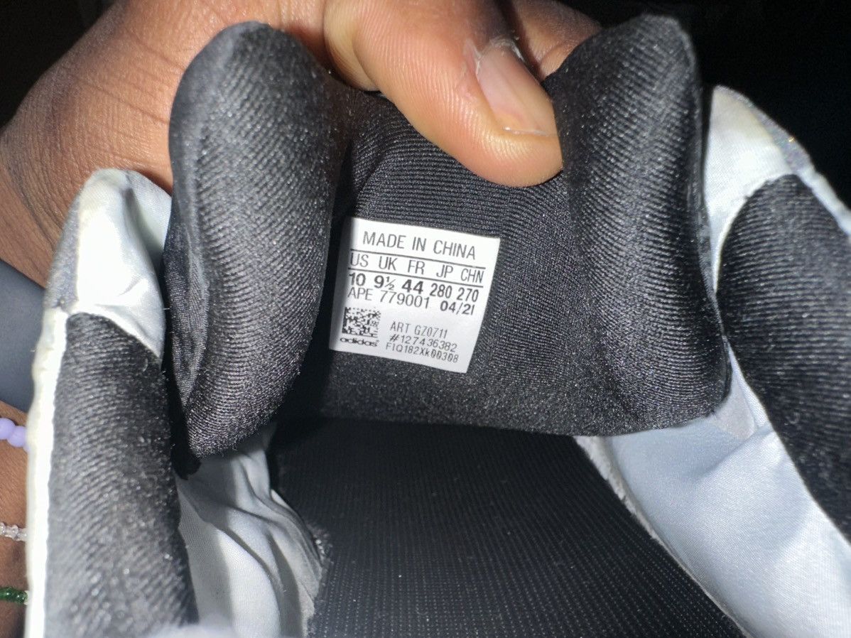 Yeezy Yeezy 700 Size US 9.5 / EU 42-43 - 3 Thumbnail