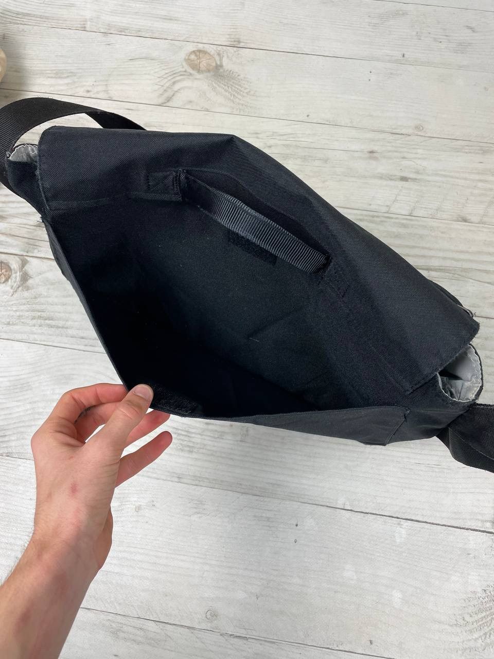 Nike Vintage Nike Messenger Bag 00s Shoulders Y2K Size ONE SIZE - 13 Thumbnail