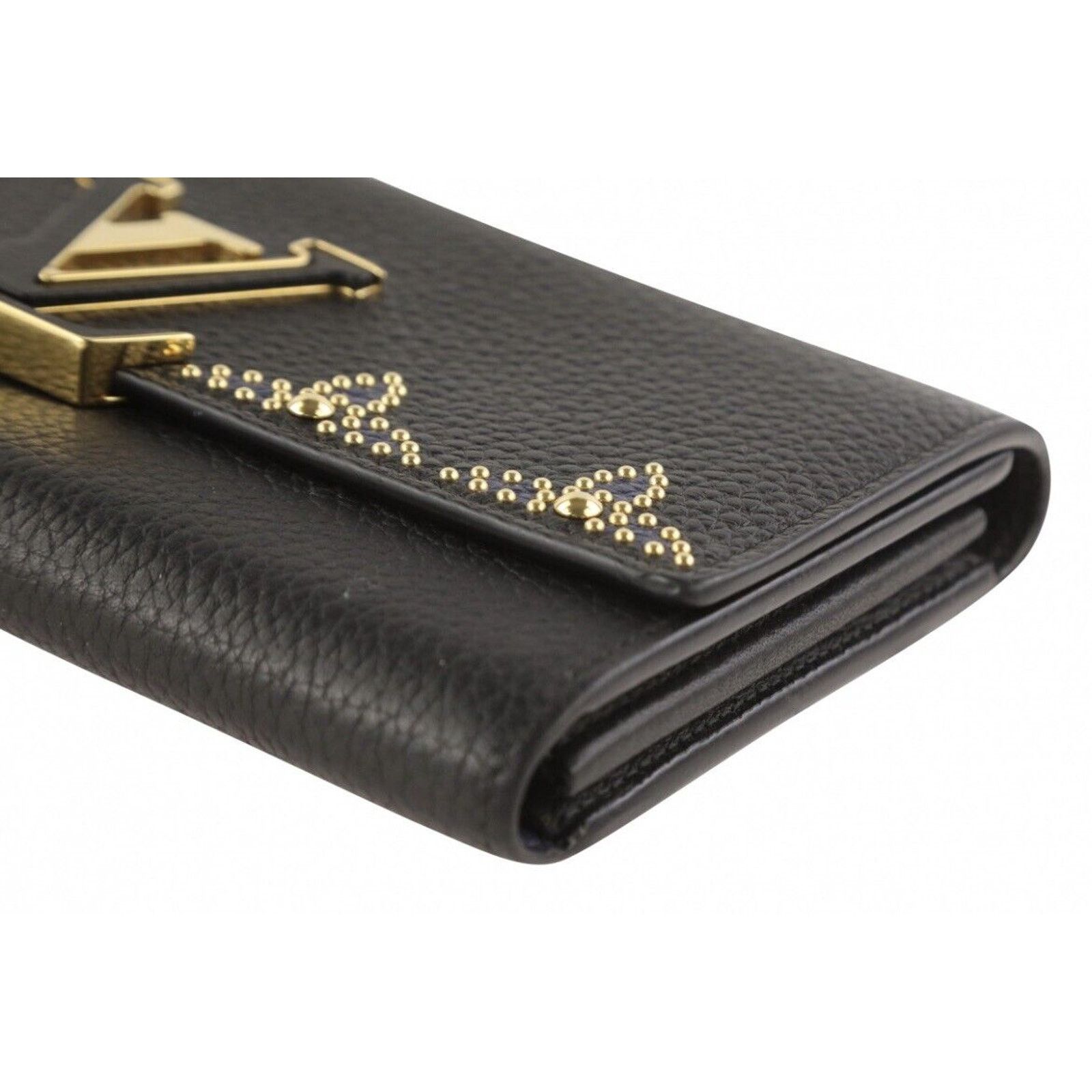 Louis Vuitton Authentic Louis Vuitton Capucines Wallet Taurillion Leather Size ONE SIZE - 7 Thumbnail