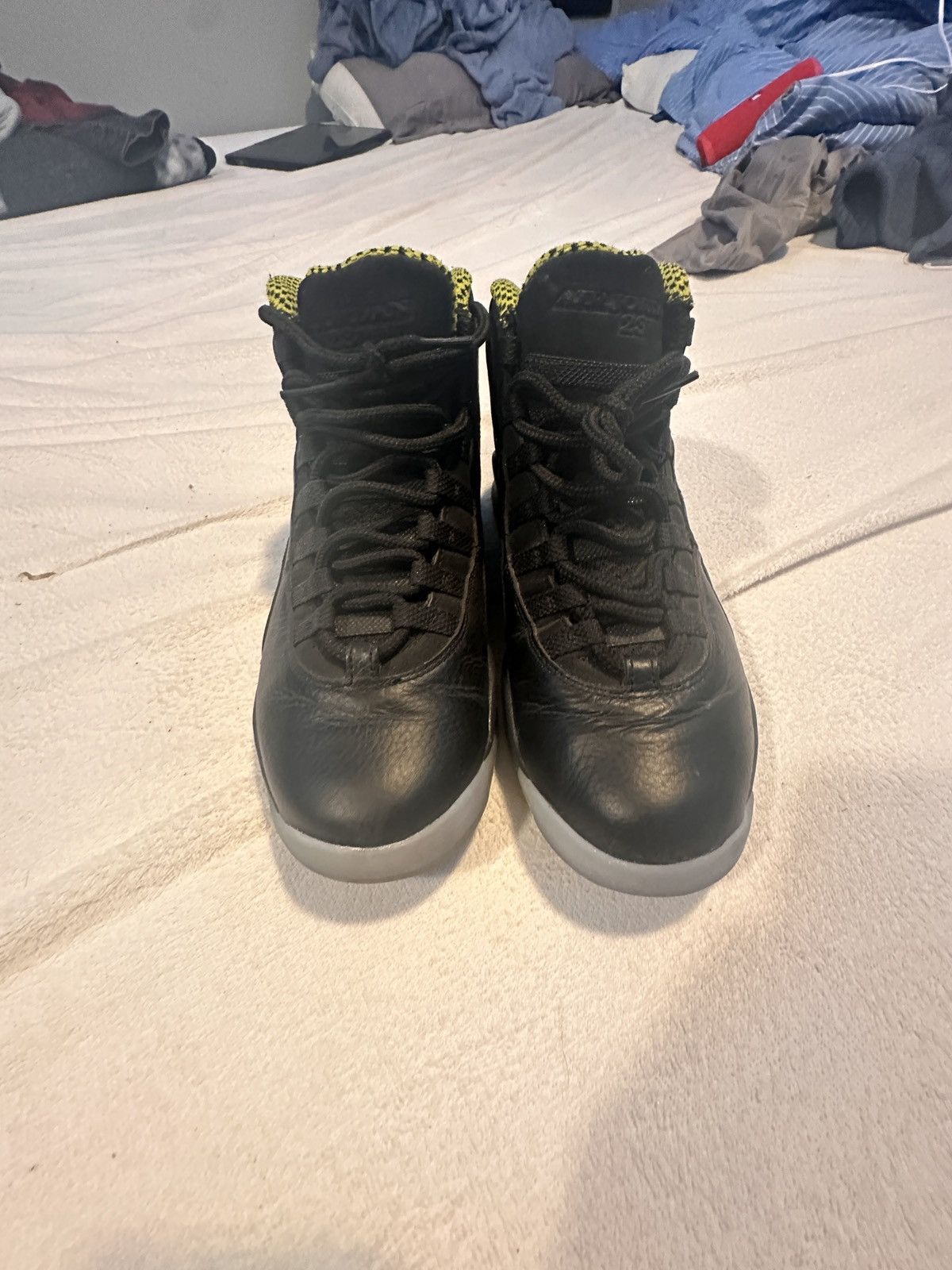 Nike Jordan retro 10 venoms Size US 8.5 / EU 41-42 - 5 Thumbnail