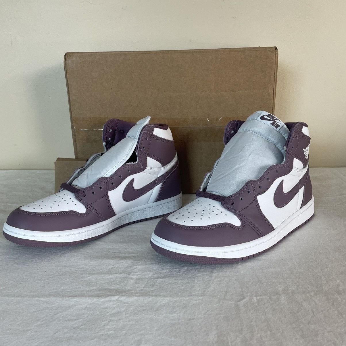 Jordan Brand × Nike Nike Air Jordan 1 Retro High Mauve Mens Size 9.5 DZ5485-105 Size US 9.5 / EU 42-43 - 5 Thumbnail
