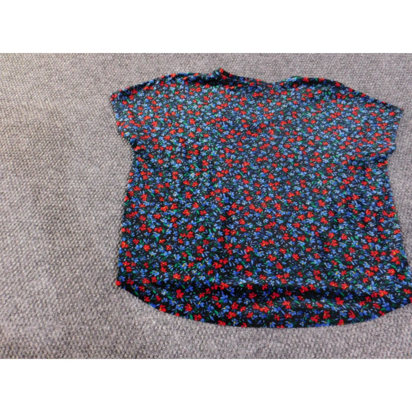 Loft VINTAGE? No. LOFT Blouse Shirt Womens XS Black Floral V-Neck Short Sleeve Curved Hem Jersey Lightweight Stretch Size XS / US 0-2 / IT 36-38 - 7 Thumbnail