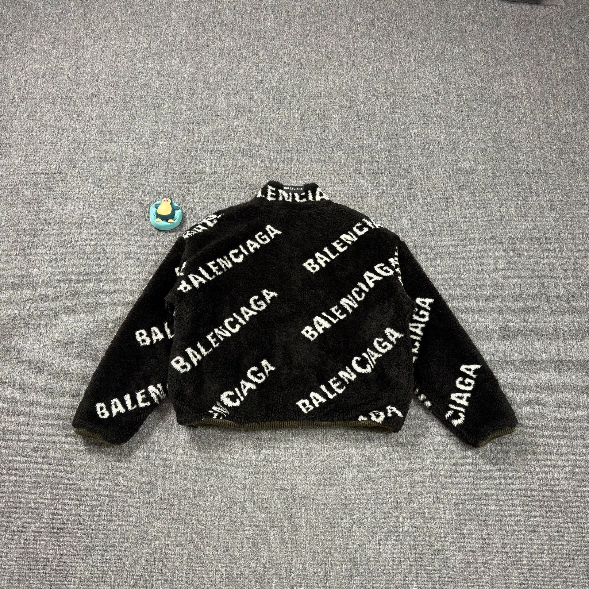 Balenciaga Balenciaga Black Reversible FleeceAll-Over Print Size M / US 6-8 / IT 42-44 - 2 Thumbnail