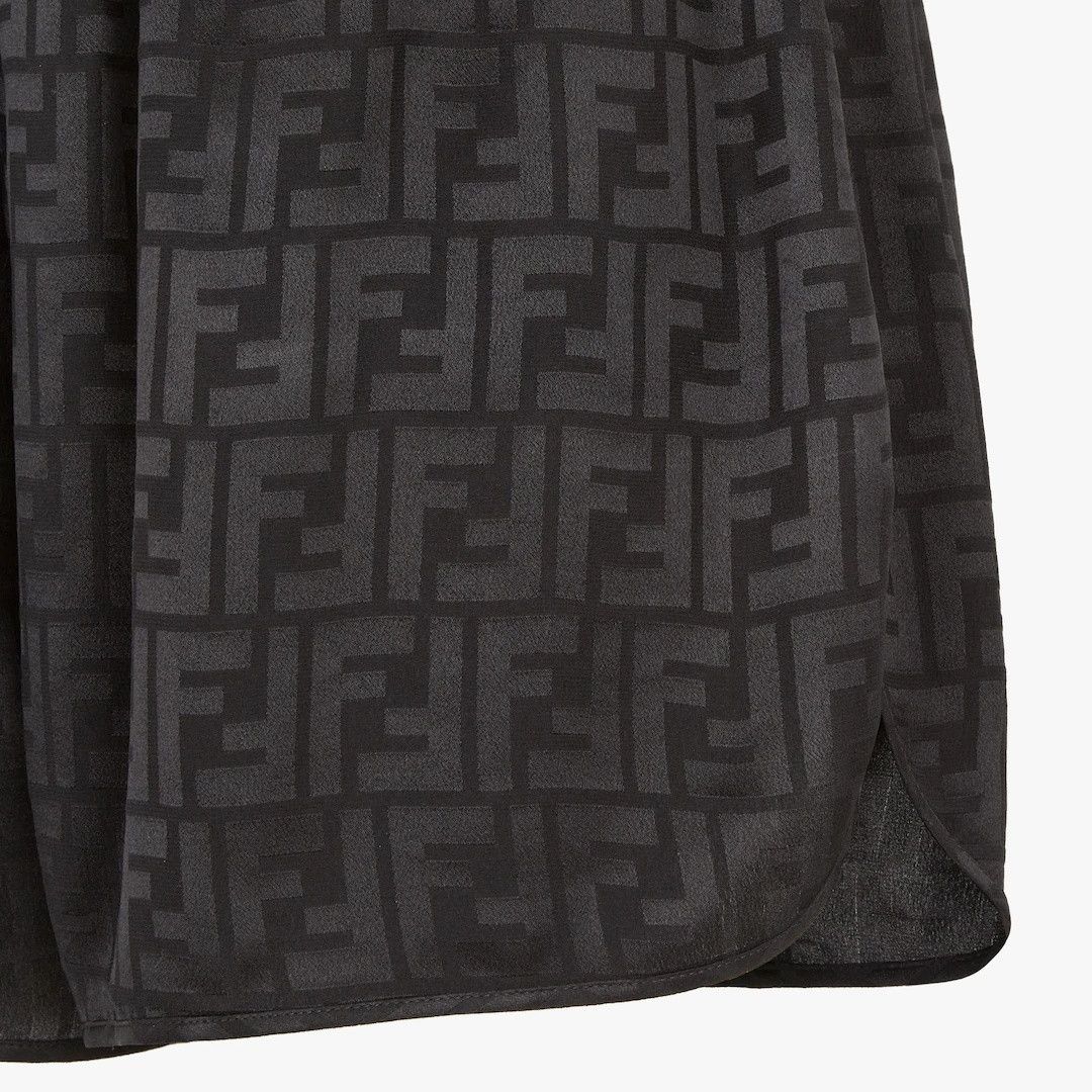 Fendi o1s1wg110925 Short in Black Size 28" / US 6 / IT 42 - 3 Thumbnail