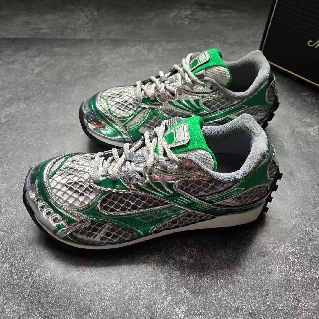 Bottega Veneta Bottega Veneta Green Lowtop Sneakers 38 Women Size US 7.5 / IT 37.5 - 1 Thumbnail