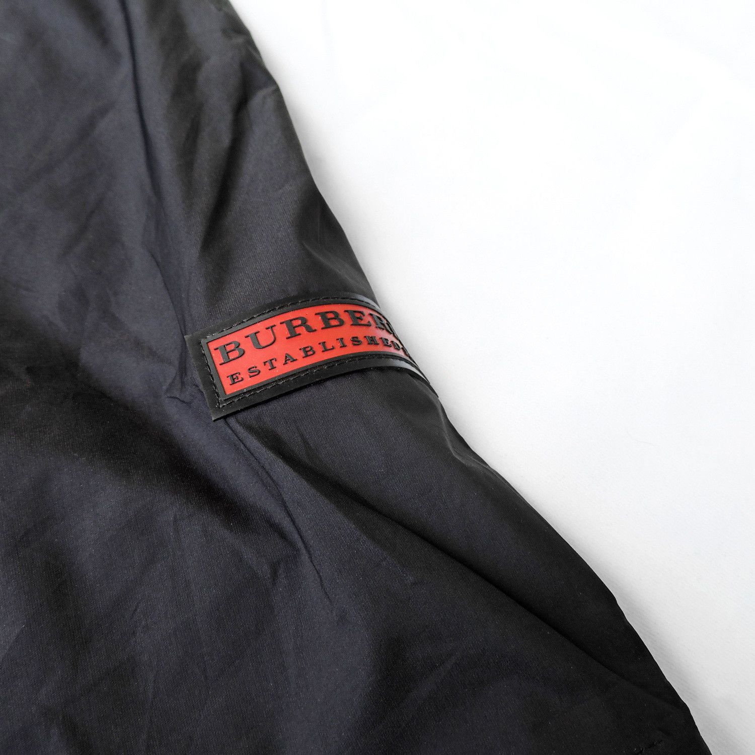 Burberry BURBERRY OUTDOOR WATERPROOF PACKABLE JACKET Size US S / EU 44-46 / 1 - 9 Thumbnail