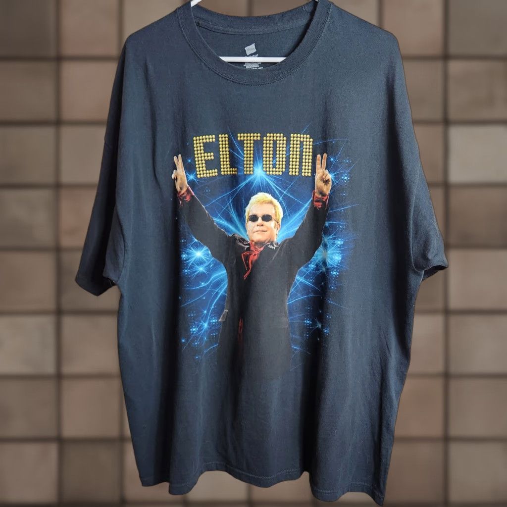 Hanes Elton John Unisex Cotton Rocketman 2012 Black Concert Tee 2XL Hanes Men T-Shirt Band Music Rock Concert Crew Neck Short Sleeve Graphic Print Logo Size US XXL / EU 58 / 5 - 1 Thumbnail