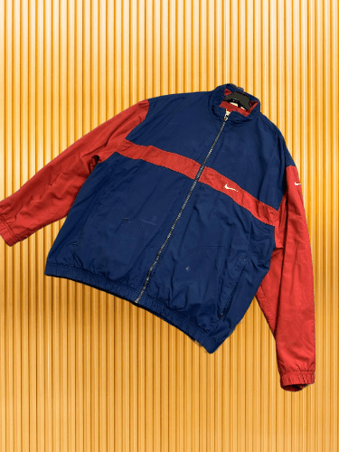 Nike × Vintage Vintage 90s Nike Embroiderd Swoosh Zip Up Windbreaker Jacket Size US L / EU 52-54 / 3 - 1 Thumbnail