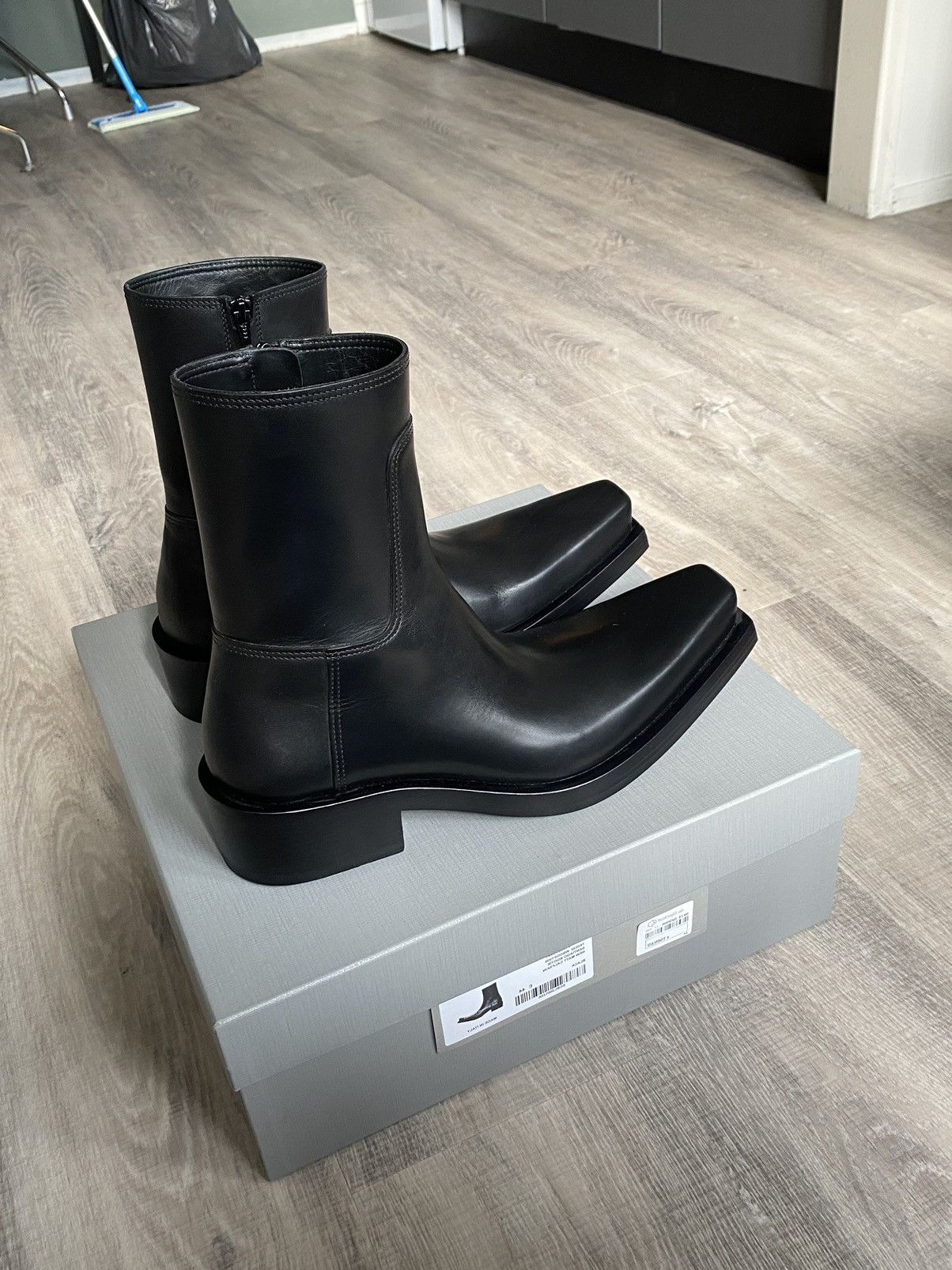 BALENCIAGA SANTIAGO ミュール EUサイズ42 Balenciaga Santiago Mules - Size 42 - Black Calfskin Leather