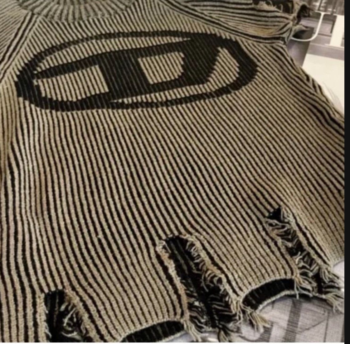 Diesel Nwt, Women’s DIESEL Distressed Sweater Size S / US 4 / IT 40 - 8 Thumbnail