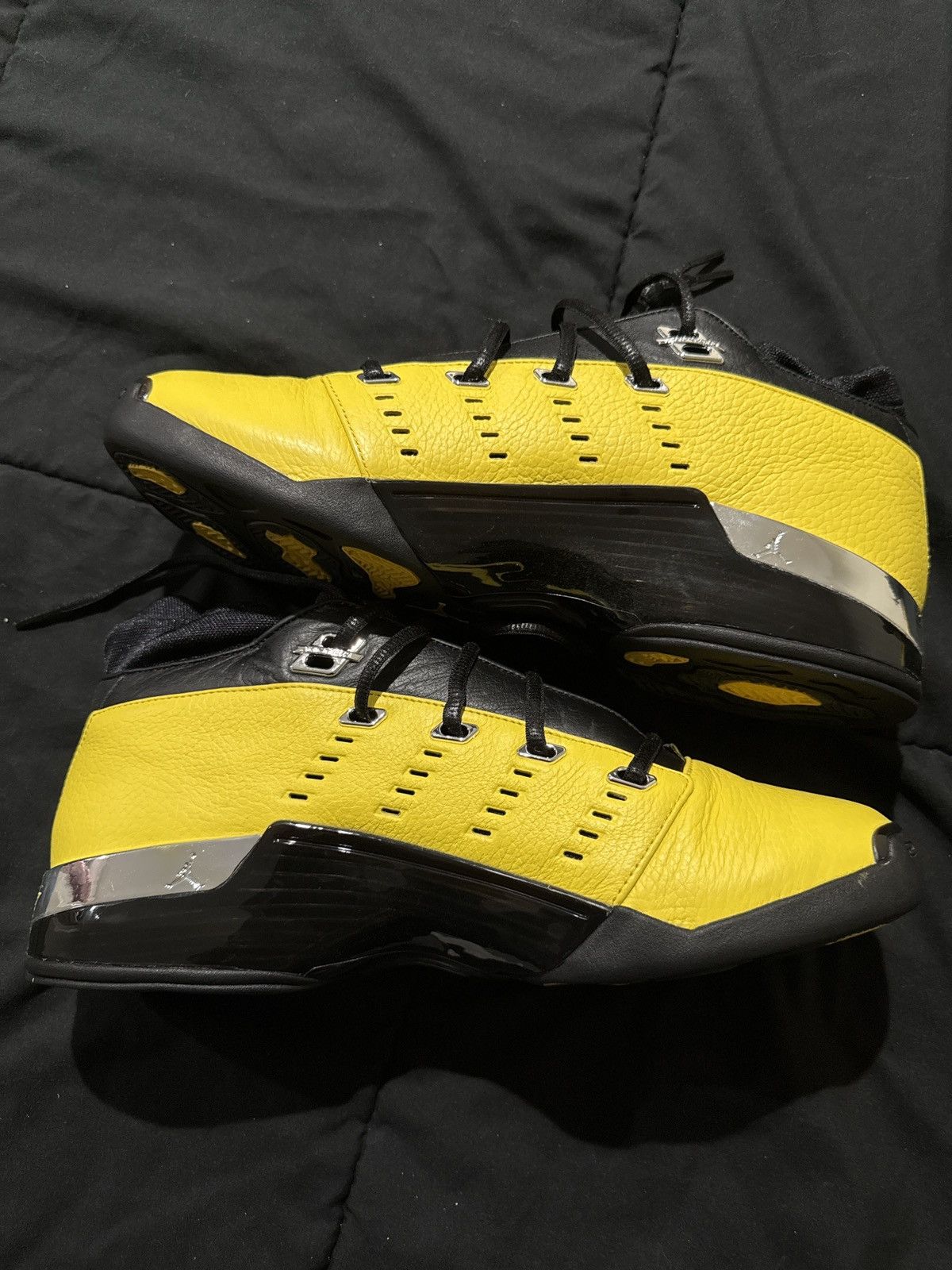 Nike SoleFly x Air Jordan 17 Retro Reverse Lightning Size US 11.5 / EU 44-45 - 2 Thumbnail