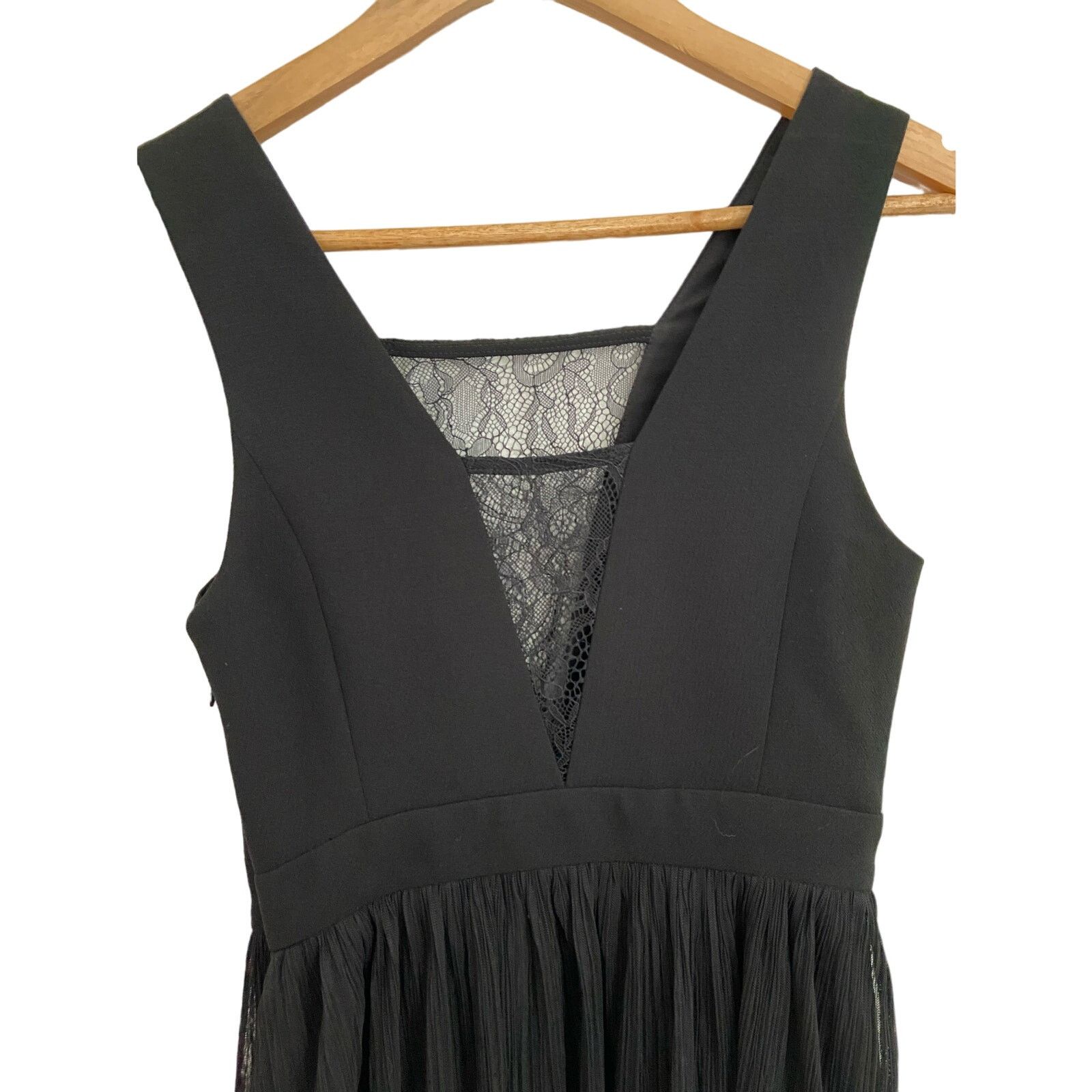 Bcbgmaxazria NWT BCBGeneration Lace Sleeveless Little Black Dress Size 0 Size XS / US 0-2 / IT 36-38 - 6 Thumbnail