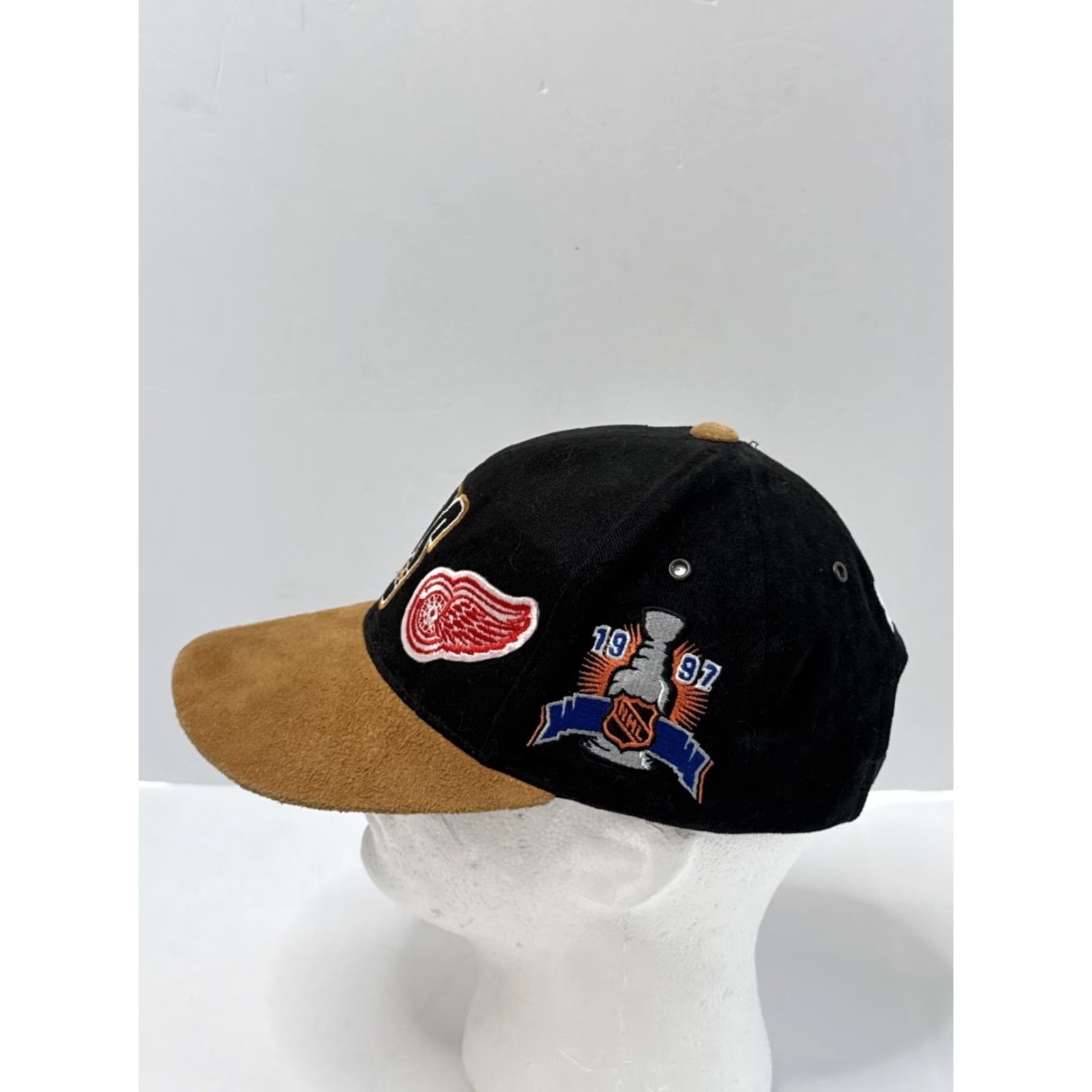 Starter VINTAGE 90s Detroit Red Wings Hat Cap Strap Back Adjustable Black Starter Men Baseball Cap 90s Seasons Size ONE SIZE - 2 Thumbnail