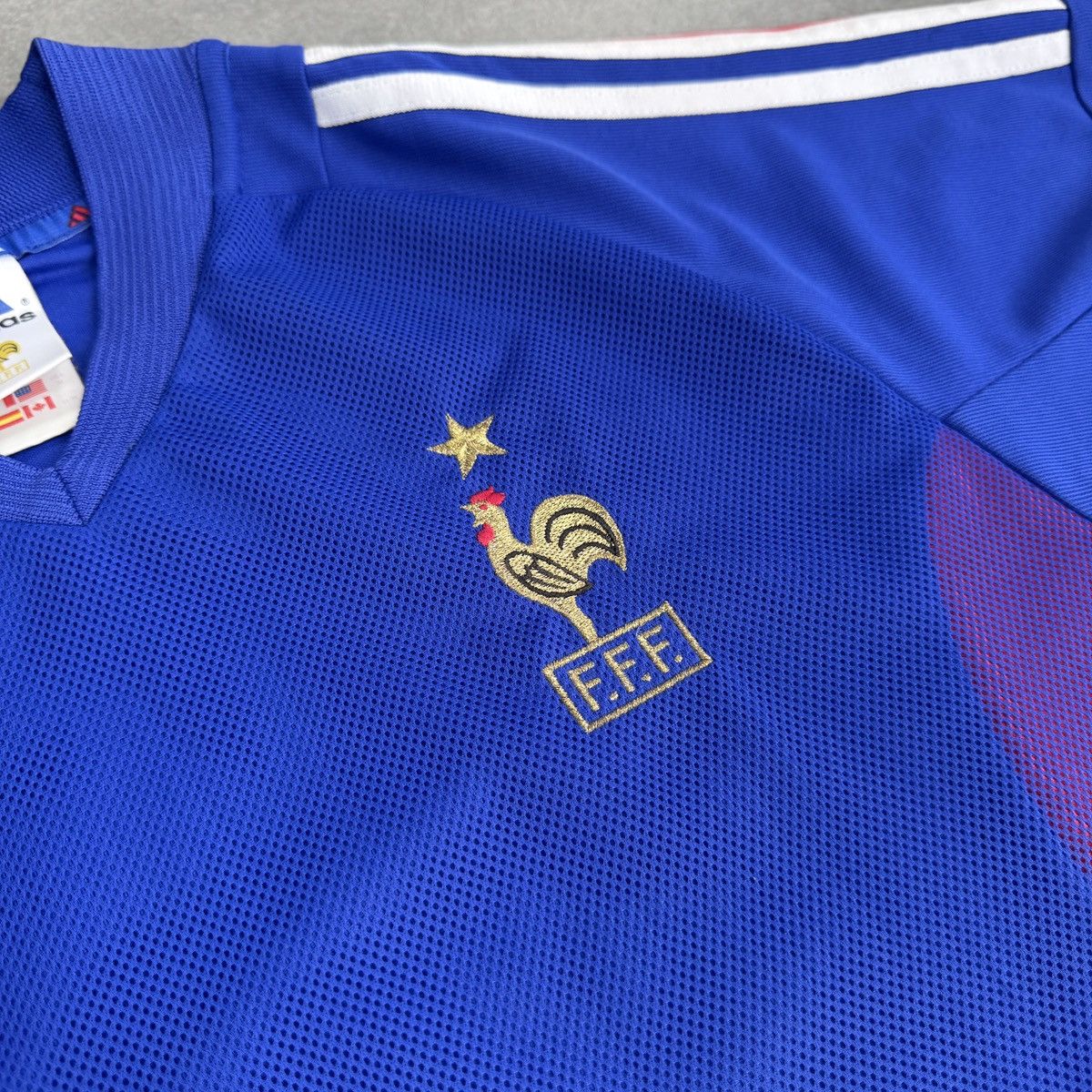 Vintage Vintage Adidas France National 2002/2004 Home Soccer Jersey Size US M / EU 48-50 / 2 - 9 Thumbnail