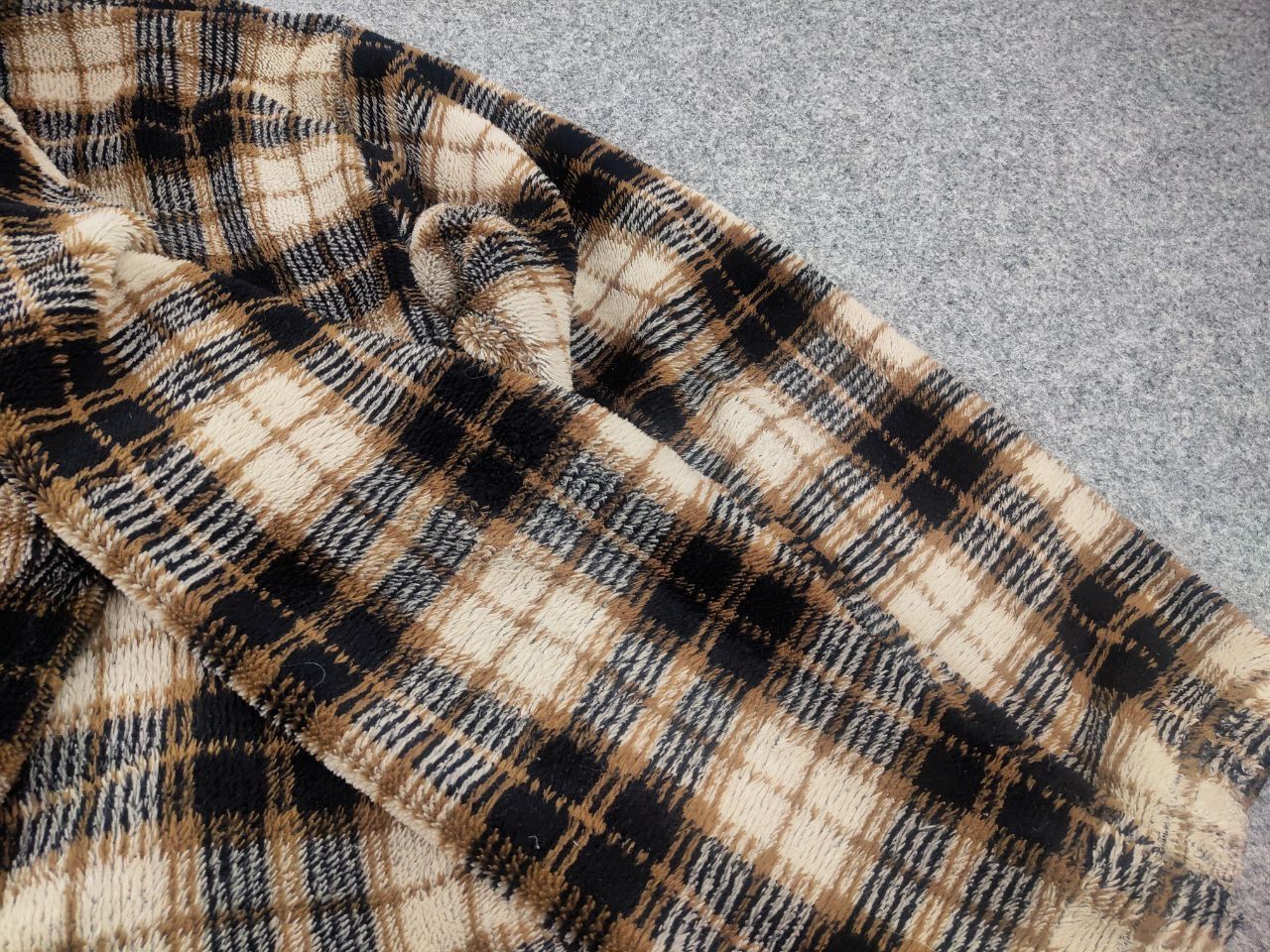 Aquascutum Vintage Aquascutum Zip-Up fleece brown check Sherpa jacket Size US L / EU 52-54 / 3 - 14 Thumbnail