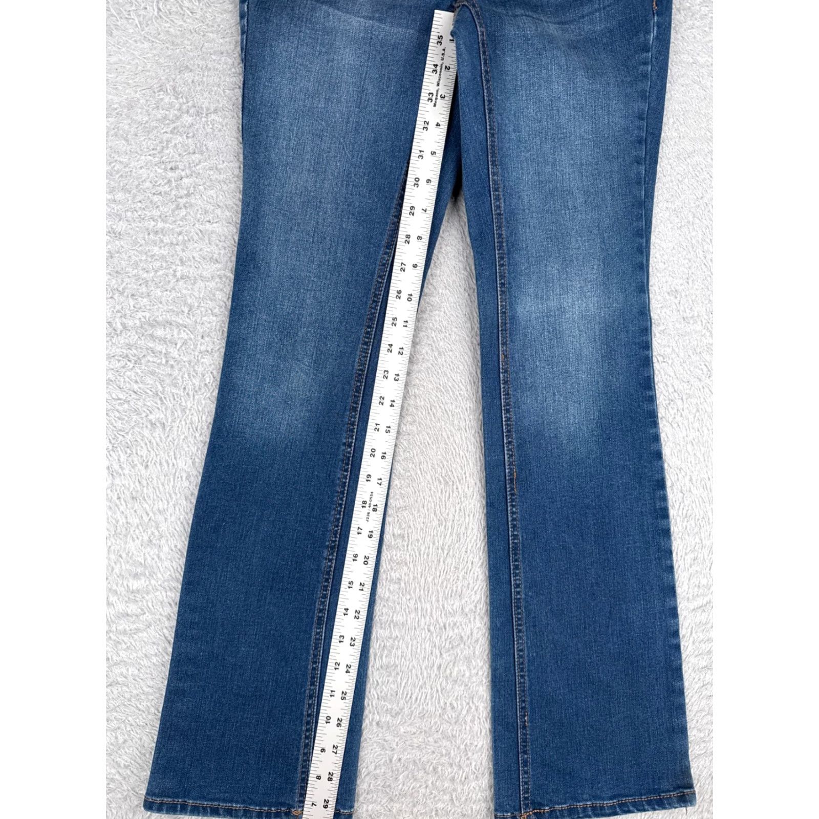 Faded Glory Faded Glory Jeans Womens 6 Denim Bootcut Low Rise 26x30 Blue Cotton Blend Stretch Regular 5-Pocket Mens Womens Girls Size 28" / US 6 / IT 42 - 7 Thumbnail