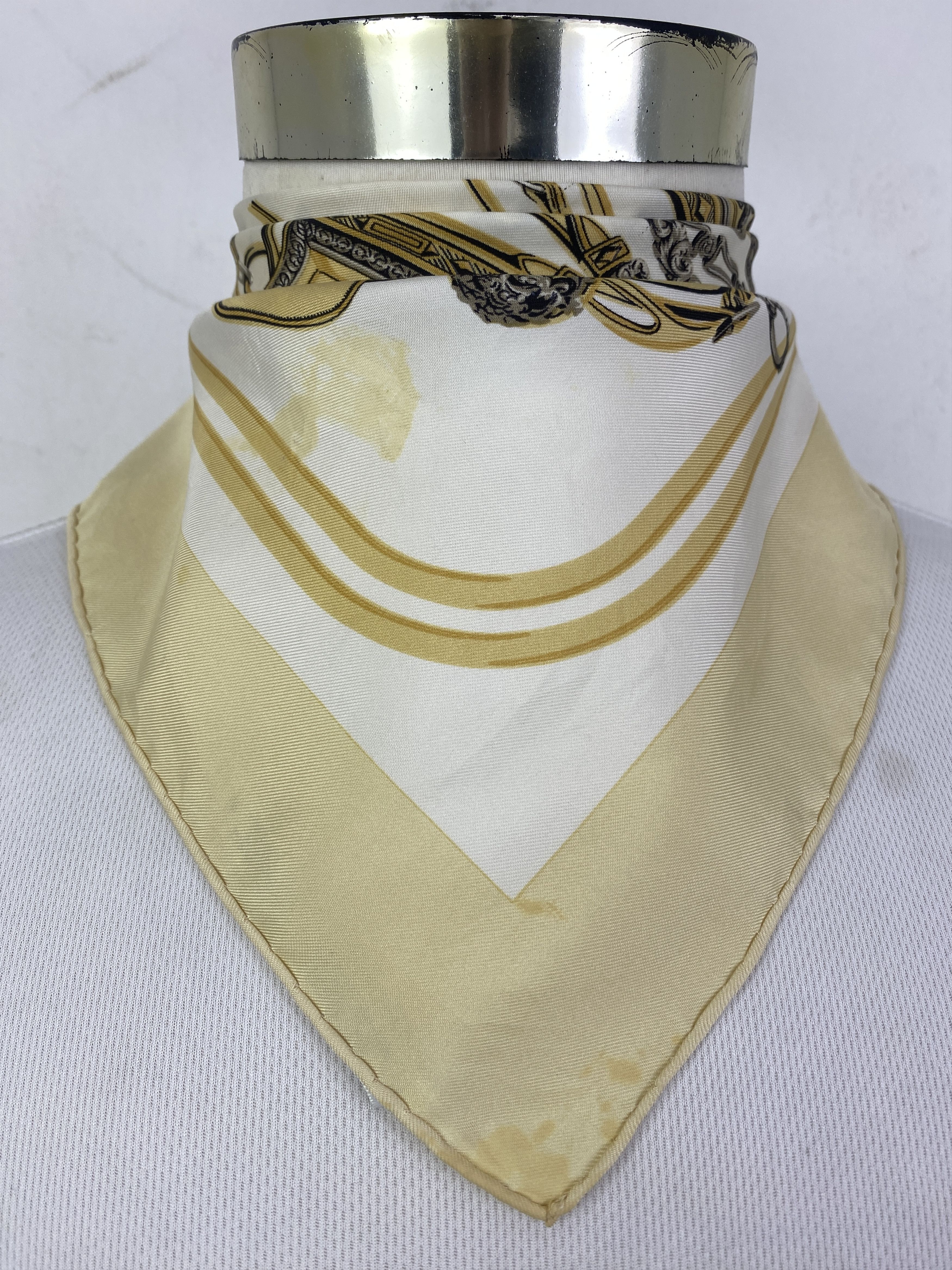 Hermes Paris Handkerchief / Neckerchief / Bandana HKC0918
