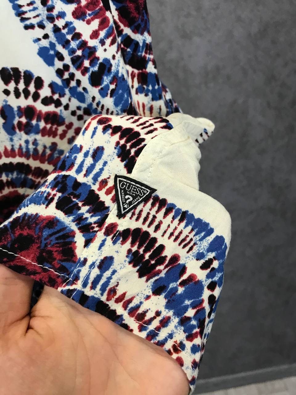 Guess Guess crazy Hawaiian art shirt Size US M / EU 48-50 / 2 - 4 Thumbnail