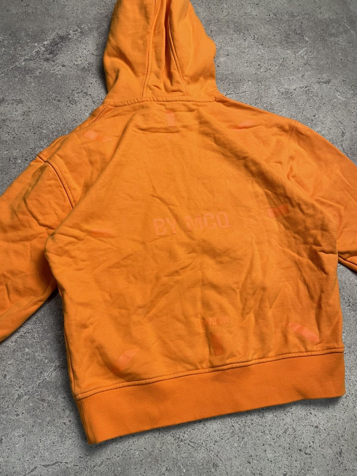 Alexander McQueen 2 pieces Mcq Alexander McQueen cropped hoodie and t shirt XS Size XS / US 0-2 / IT 36-38 - 6 Thumbnail