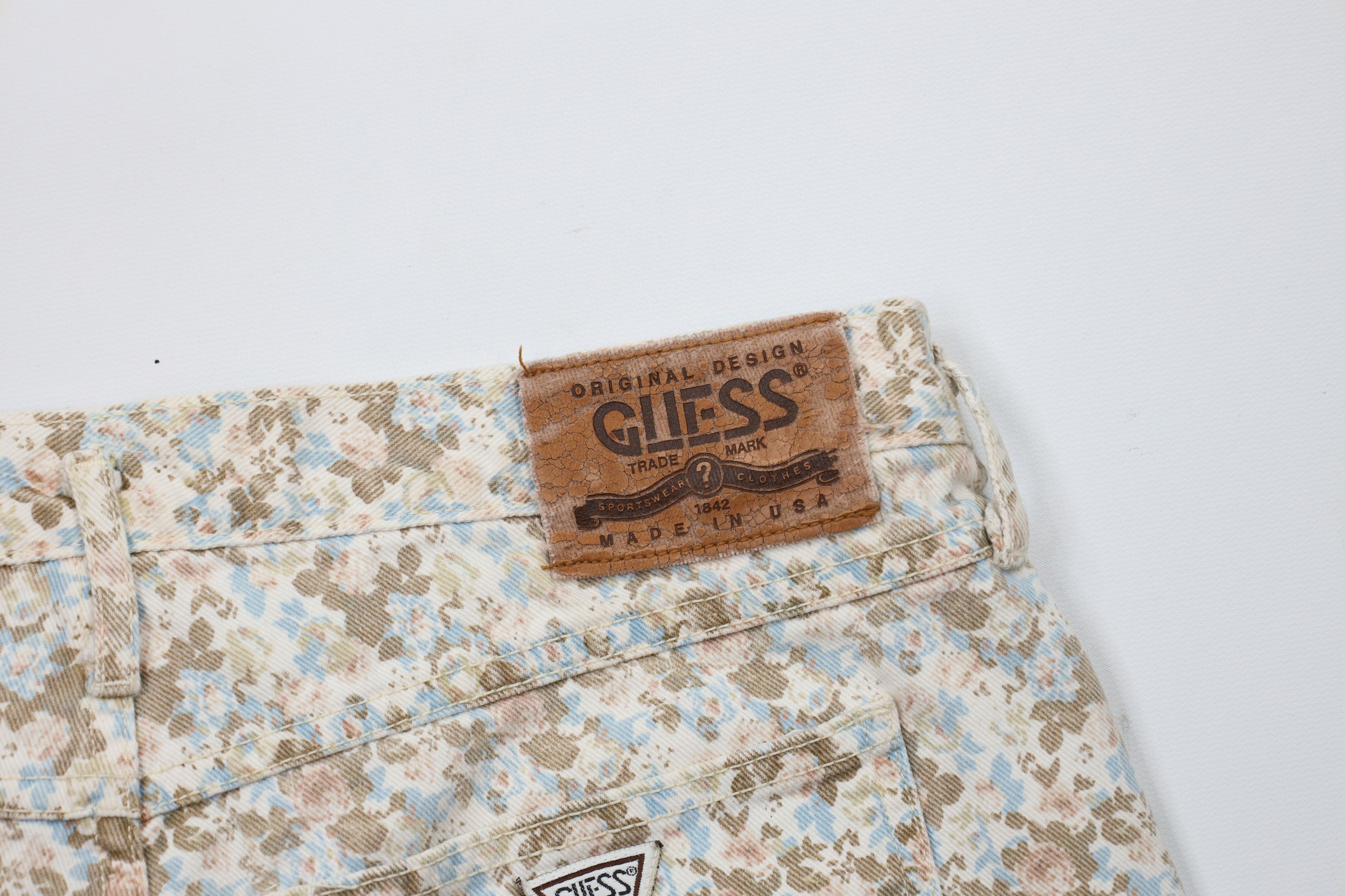 Guess × Vintage Vintage 90s Guess All Over Print Button Fly Denim Shorts USA Size 26" / US 2 / IT 38 - 9 Thumbnail