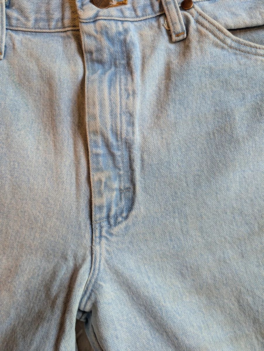 Wrangler Wrangler light wash jeans size 32 x 38 Size US 32 / EU 48 - 13 Thumbnail