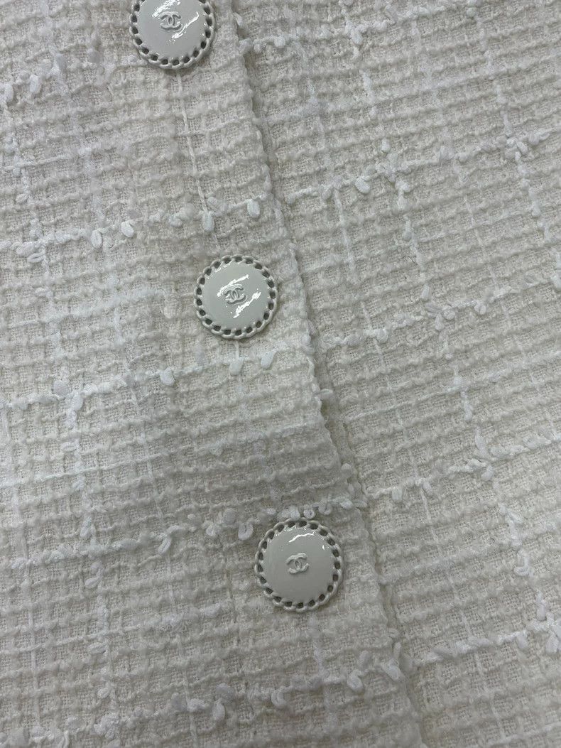 Chanel chanel 25C white tweed beaded hooded dress Size XS / US 0-2 / IT 36-38 - 3 Thumbnail