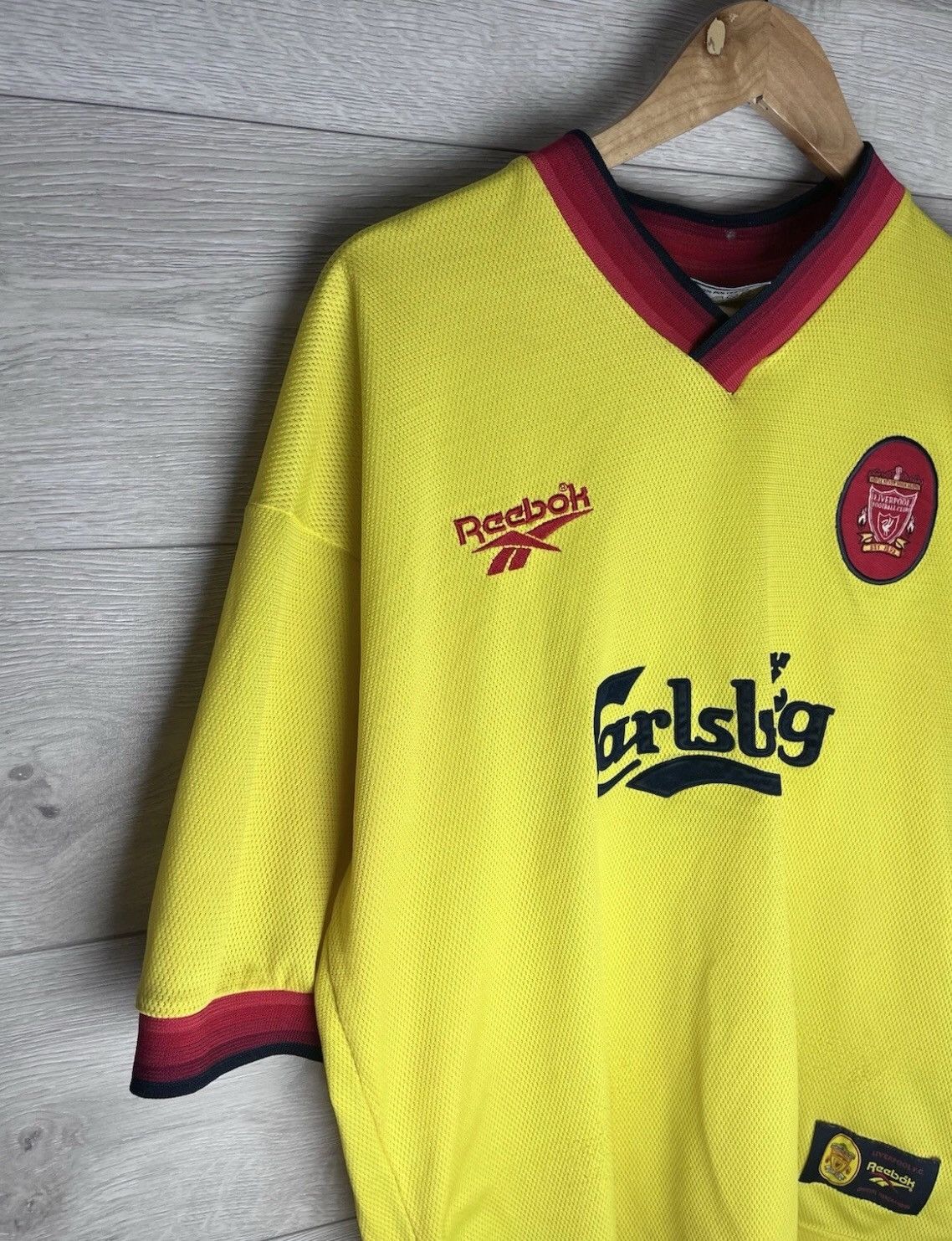 Reebok Vintage men’s soccer jersey FC Liverpool Reebok size M Size US M / EU 48-50 / 2 - 6 Thumbnail